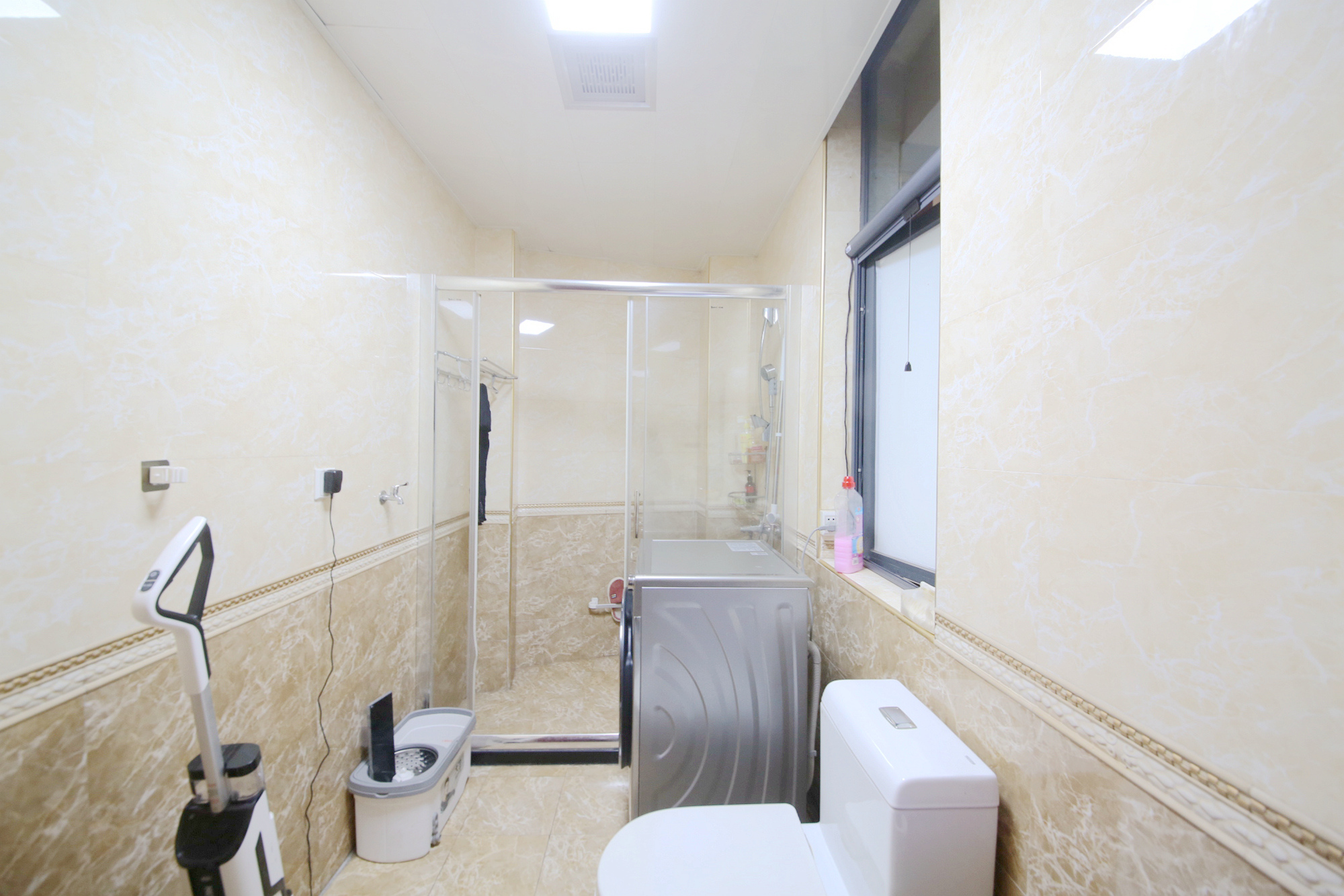 中隆国际御玺  4室2厅2卫   242.00万卫生间