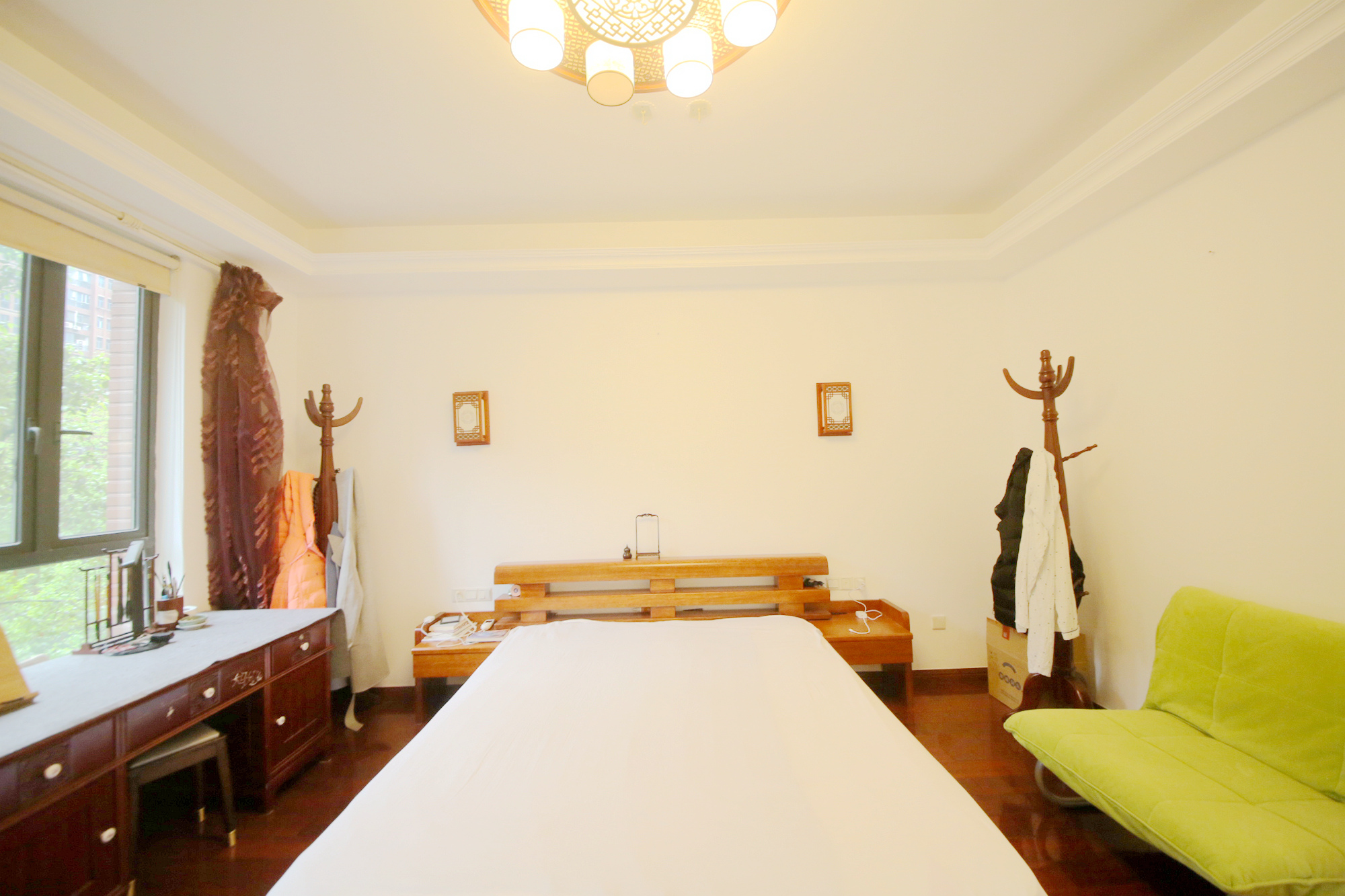 中隆国际御玺  4室2厅2卫   242.00万卧室