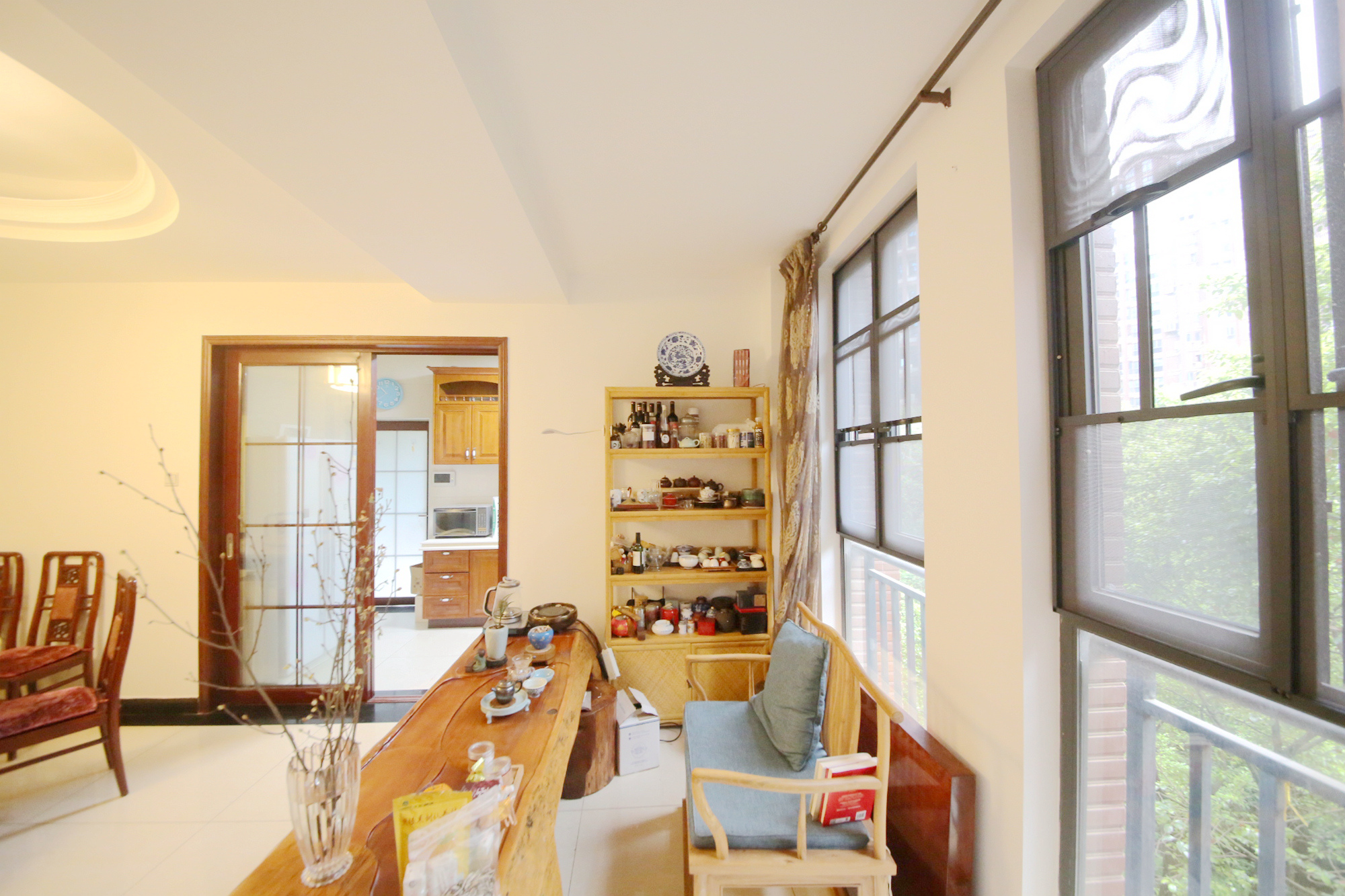 中隆国际御玺  4室2厅2卫   242.00万阳台