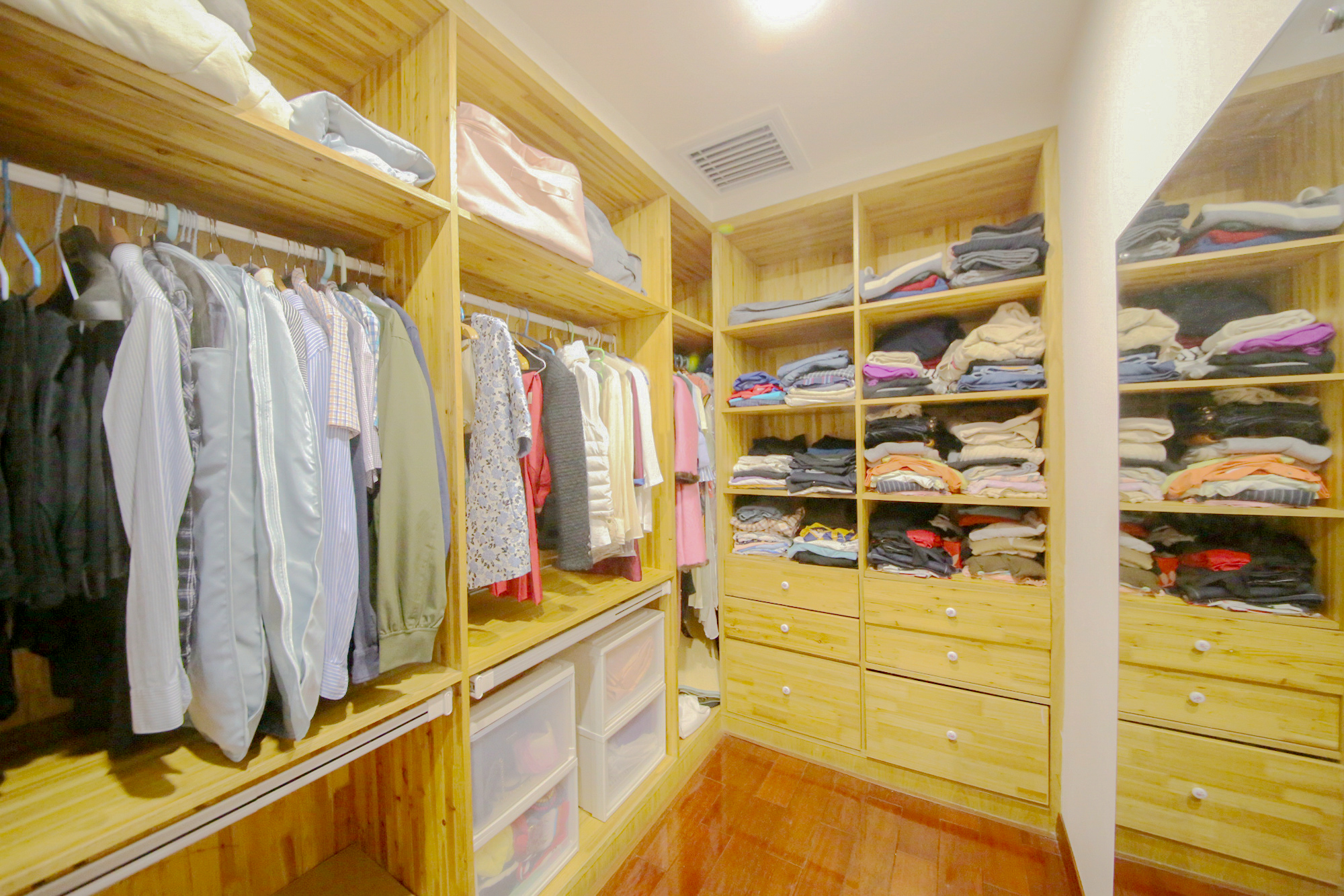 中隆国际御玺  4室2厅2卫   242.00万 中隆国际御玺  4室2厅2卫   242.00万其他