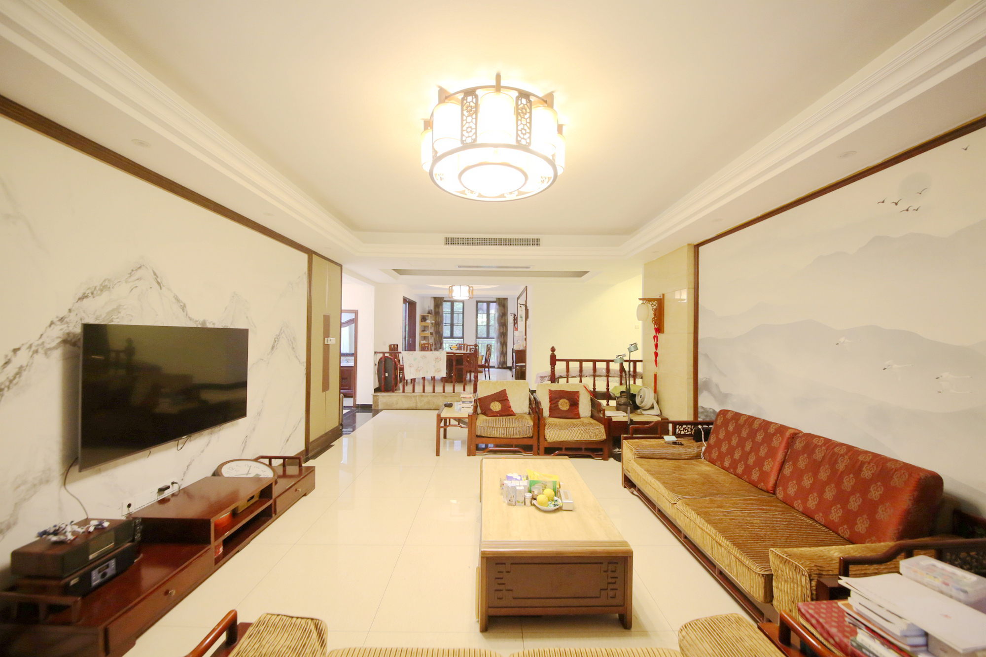 中隆国际御玺  4室2厅2卫   242.00万其他