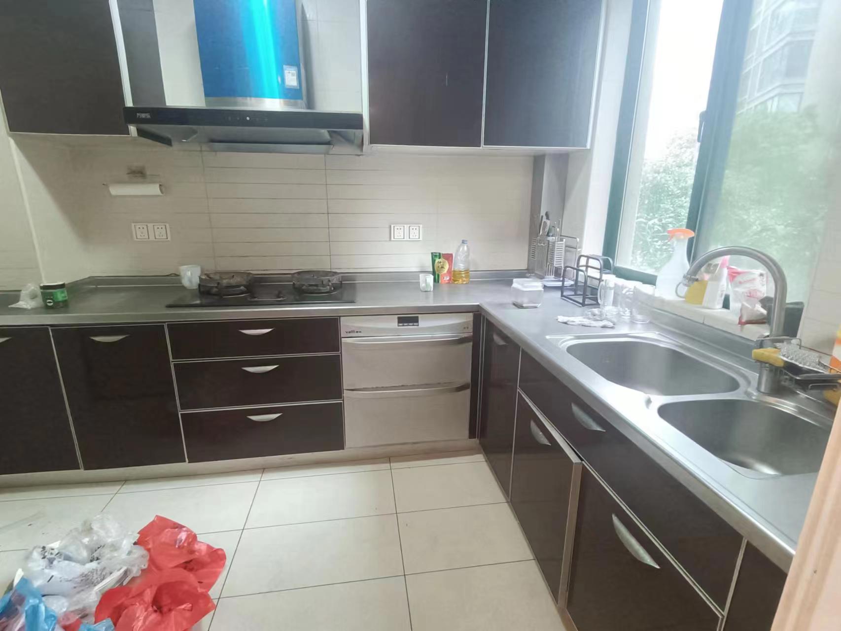 经世皇城 4室2厅2卫 93.0万 经世皇城 4室2厅2卫 93.0万室内图