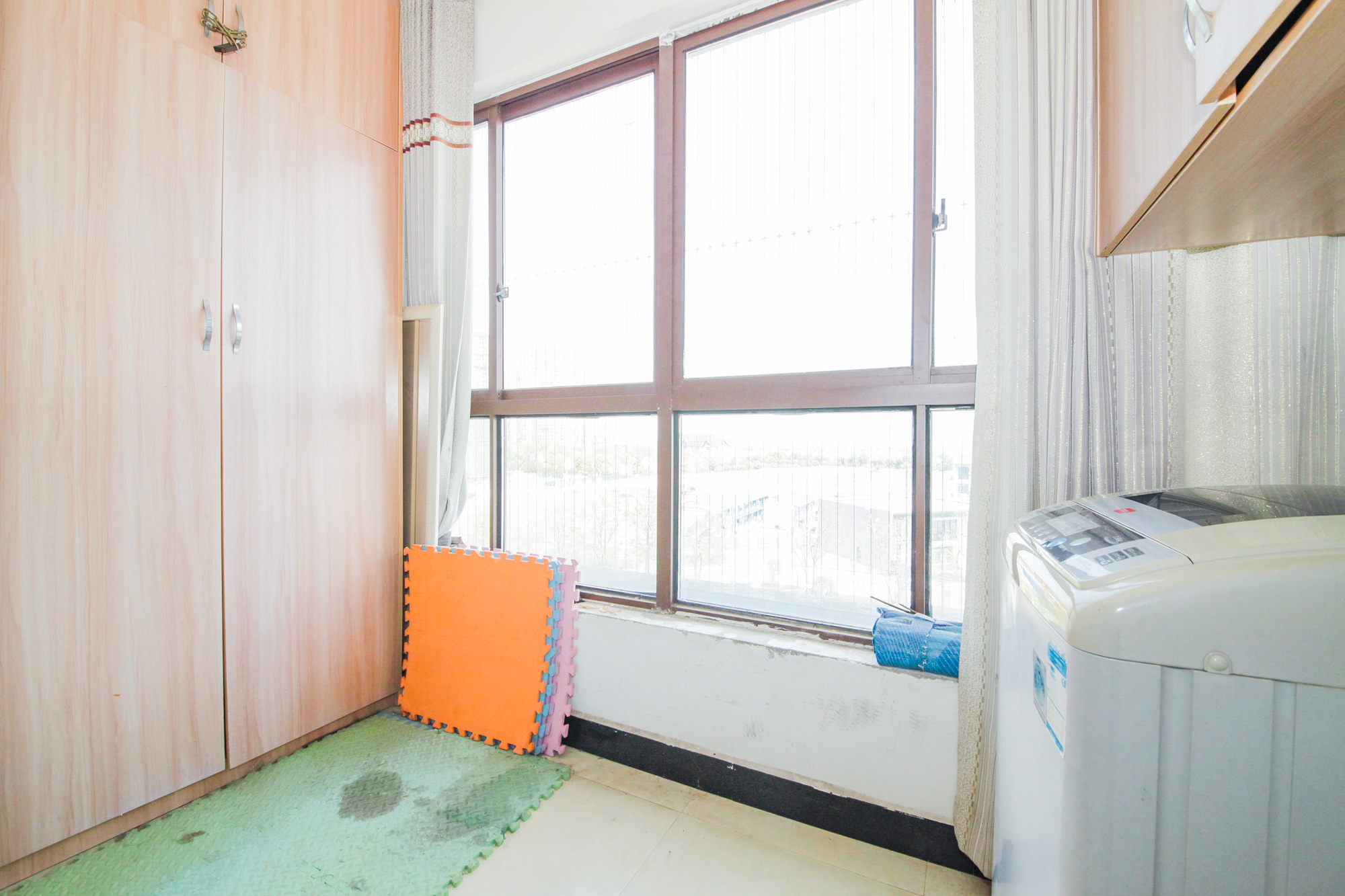 水岸世景  2室1厅1卫   55.00万阳台