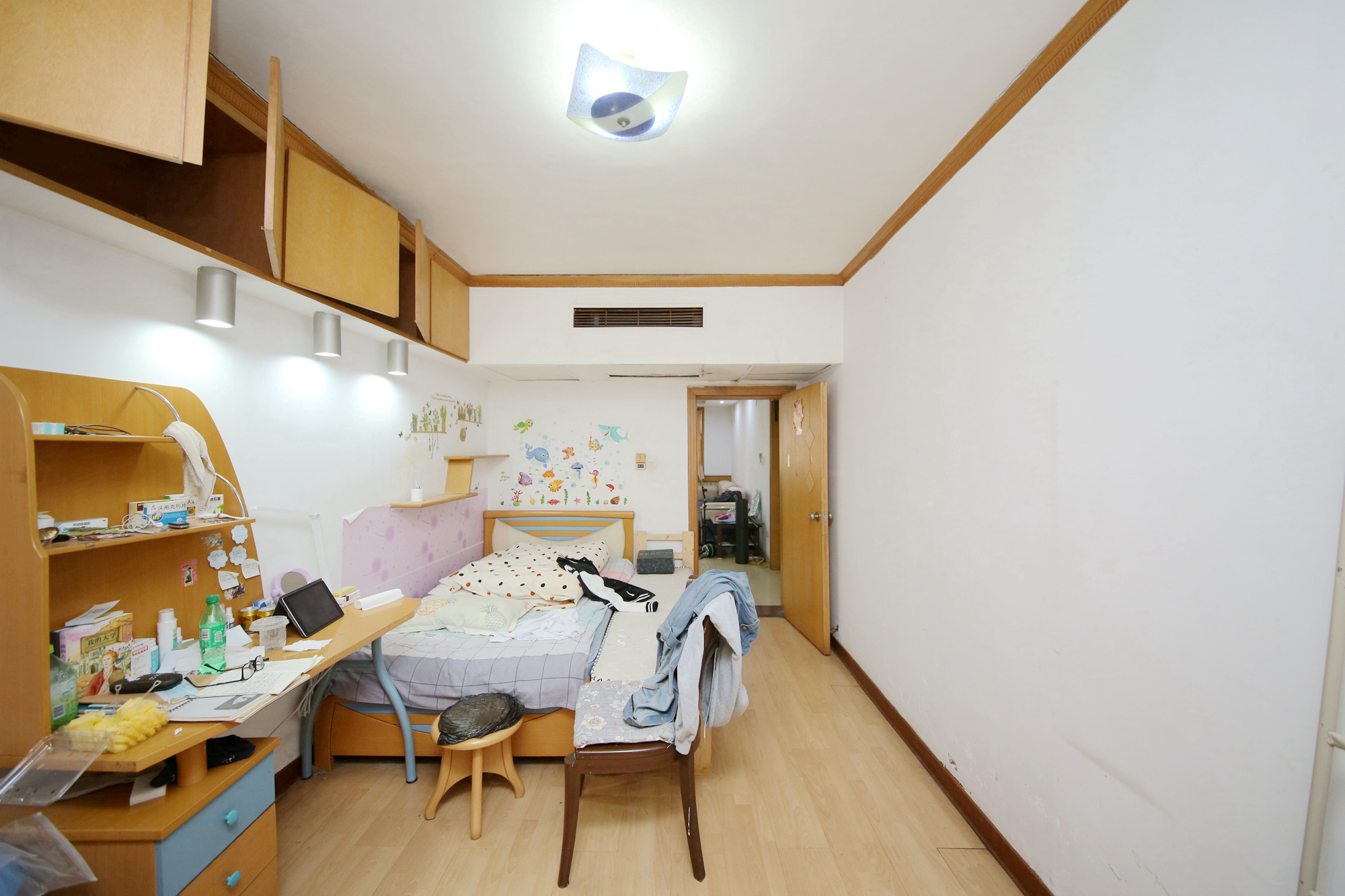 华天综合楼  2室2厅1卫   90.00万卧室
