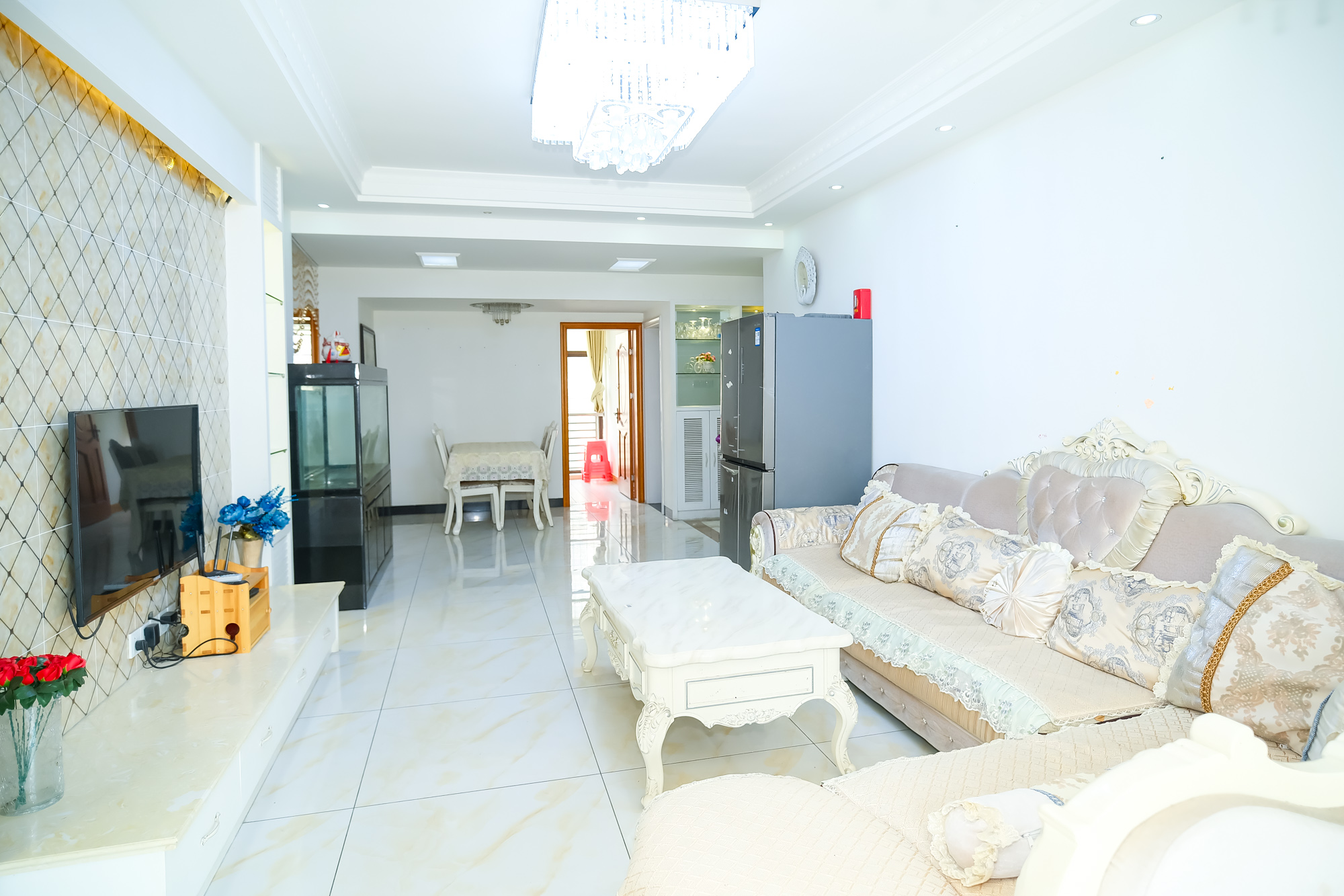 四季星城  3室2厅1卫    88.0万 四季星城  3室2厅1卫    88.0万客厅