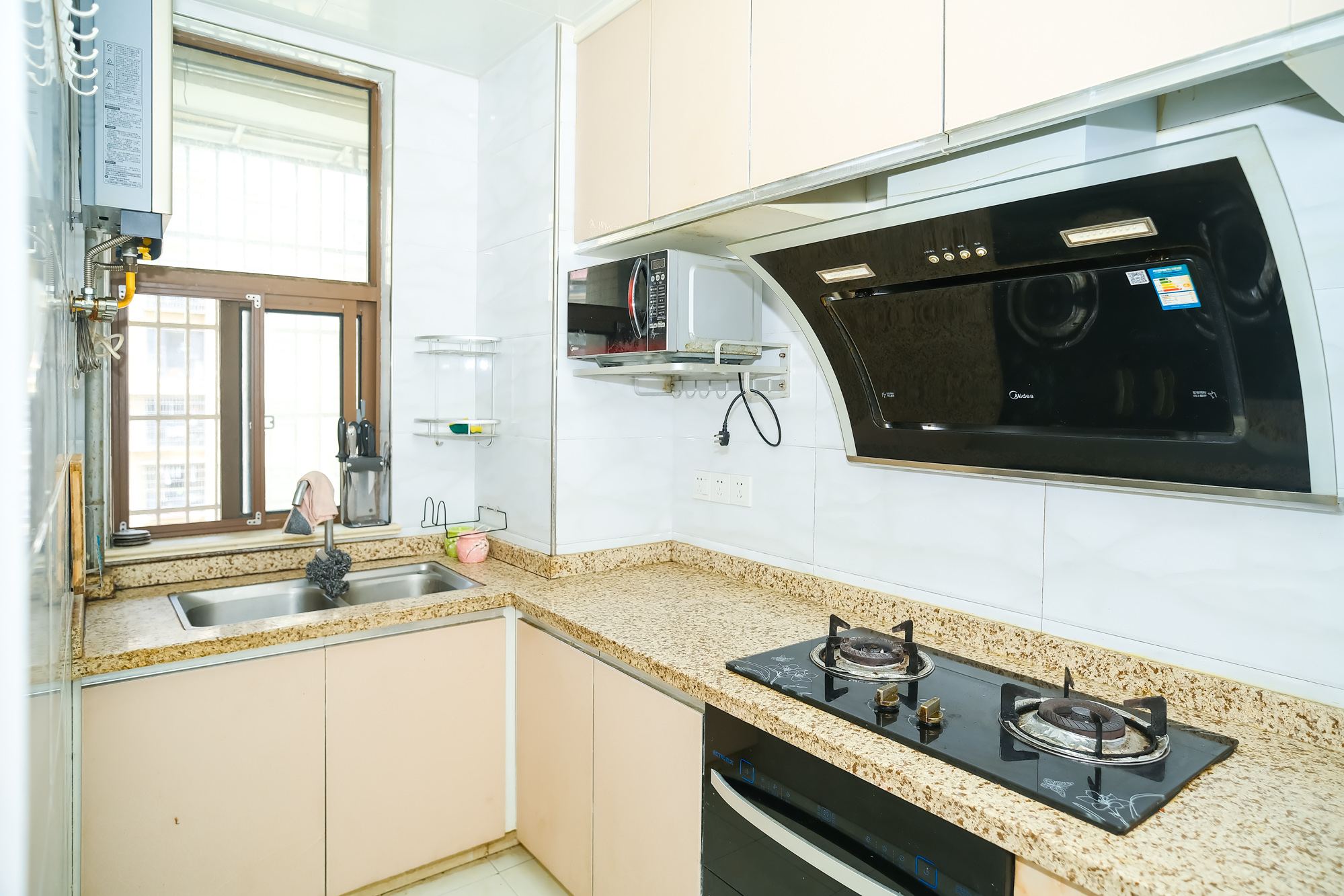 四季星城  3室2厅1卫    88.0万 四季星城  3室2厅1卫    88.0万厨房