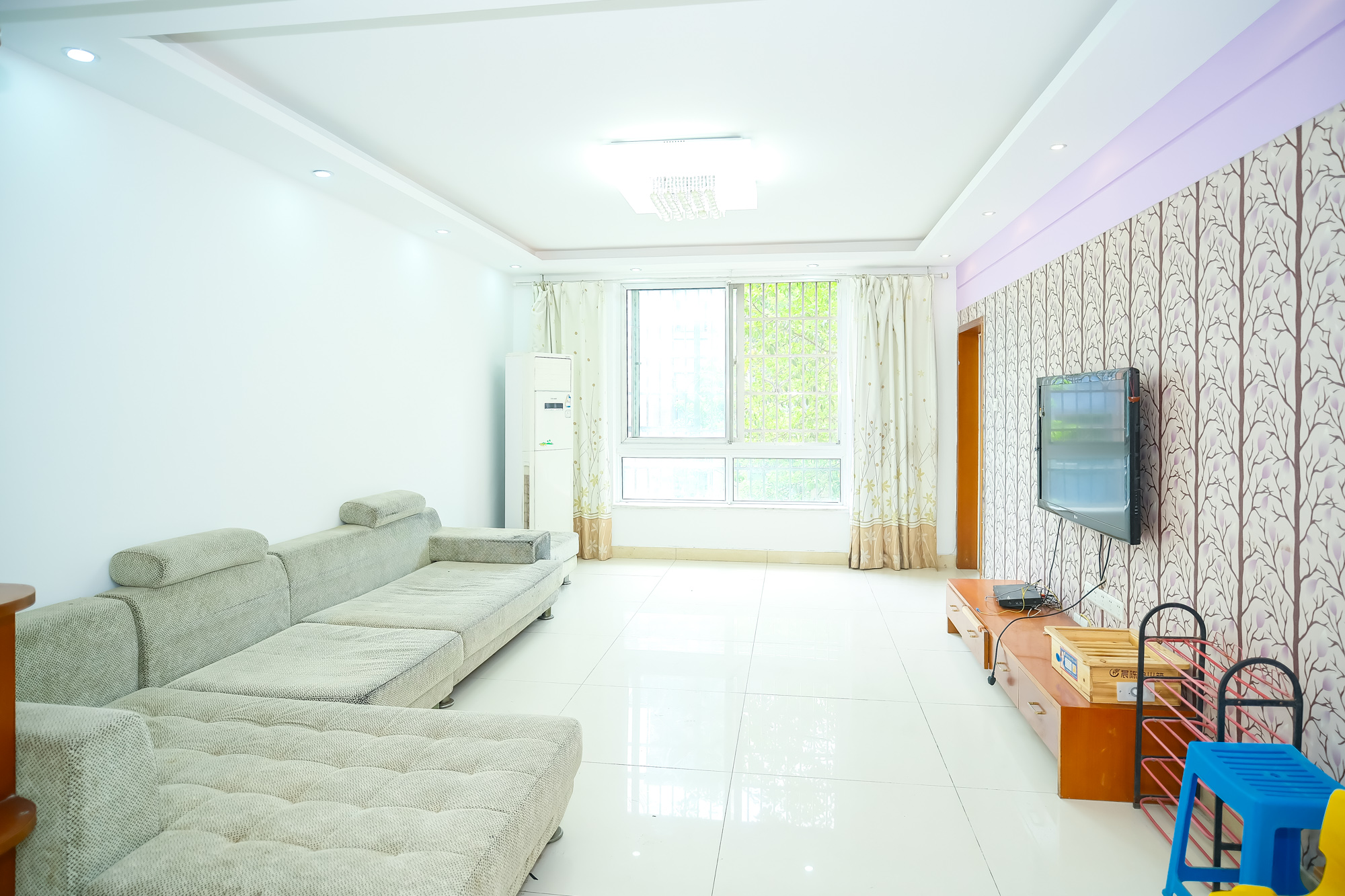 山水湾 3室2厅2卫 90.0万 山水湾 3室2厅2卫 90.0万客厅