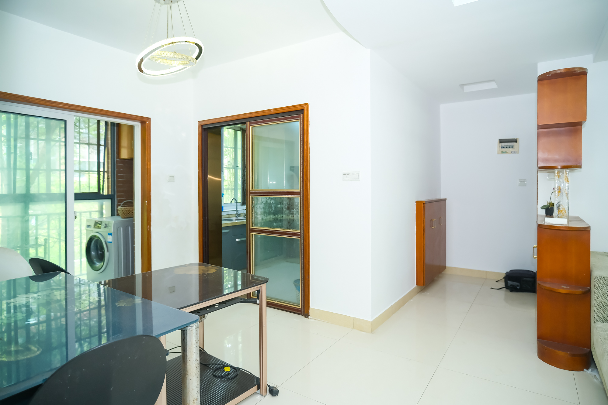 山水湾 3室2厅2卫 90.0万 山水湾 3室2厅2卫 90.0万客厅