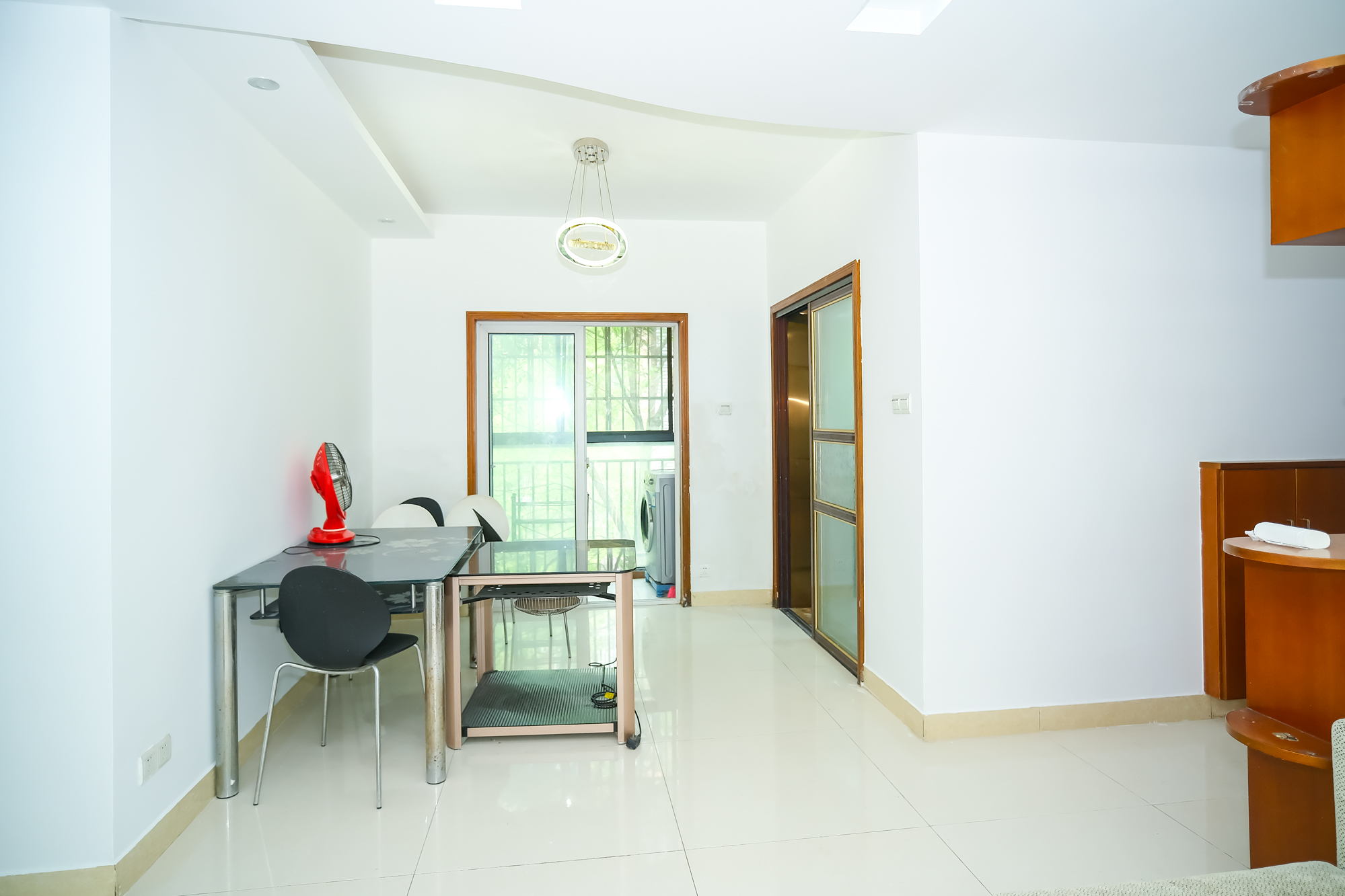 山水湾 3室2厅2卫 90.0万 山水湾 3室2厅2卫 90.0万客厅