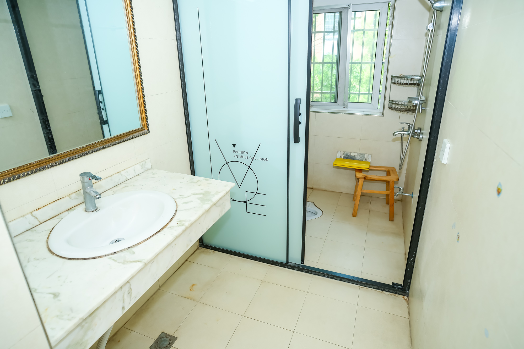 山水湾 3室2厅2卫 90.0万 山水湾 3室2厅2卫 90.0万卫生间