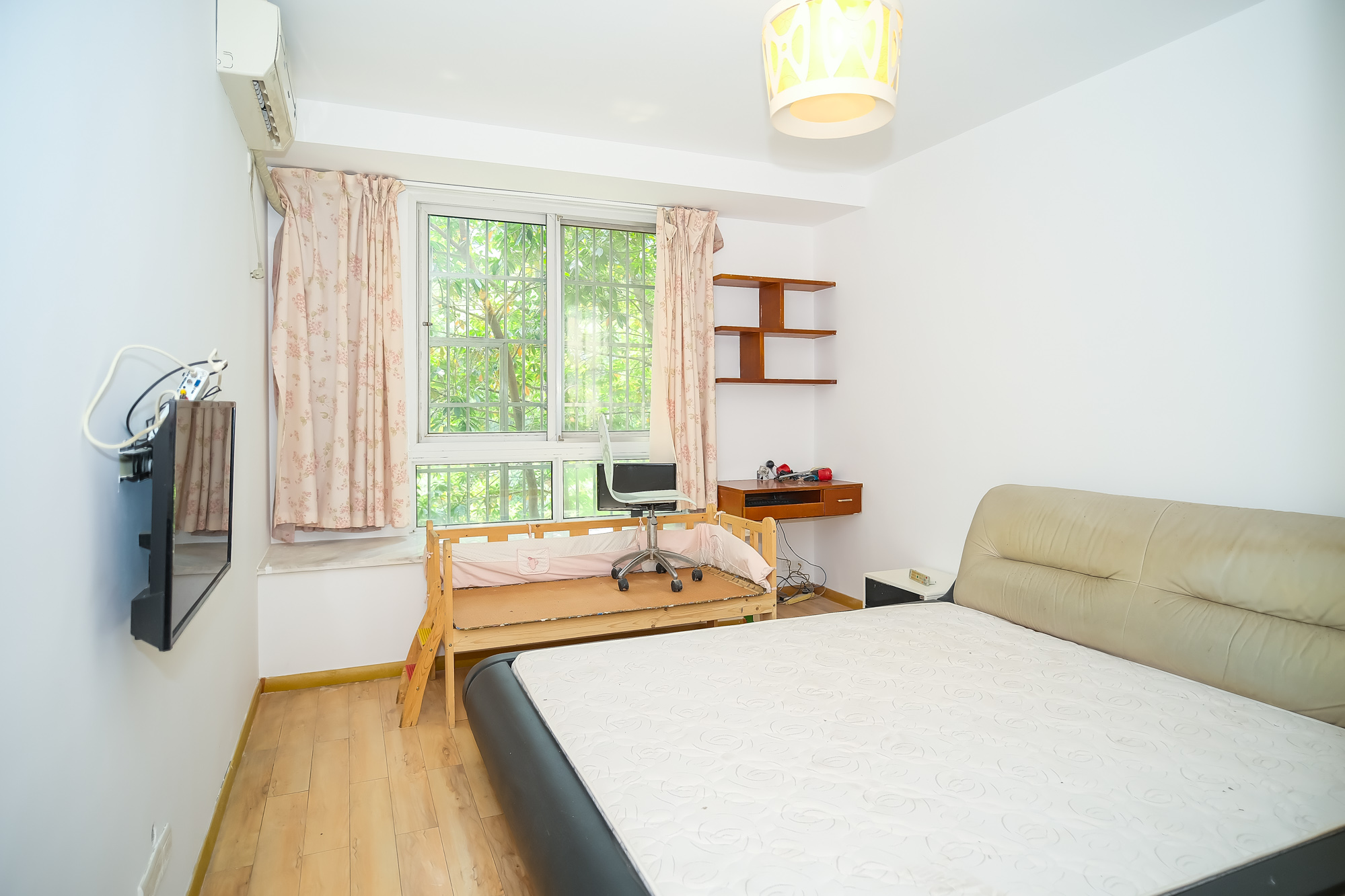 山水湾 3室2厅2卫 90.0万 山水湾 3室2厅2卫 90.0万卧室