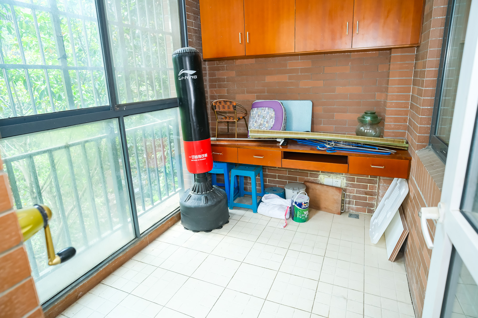 山水湾 3室2厅2卫 90.0万 山水湾 3室2厅2卫 90.0万阳台