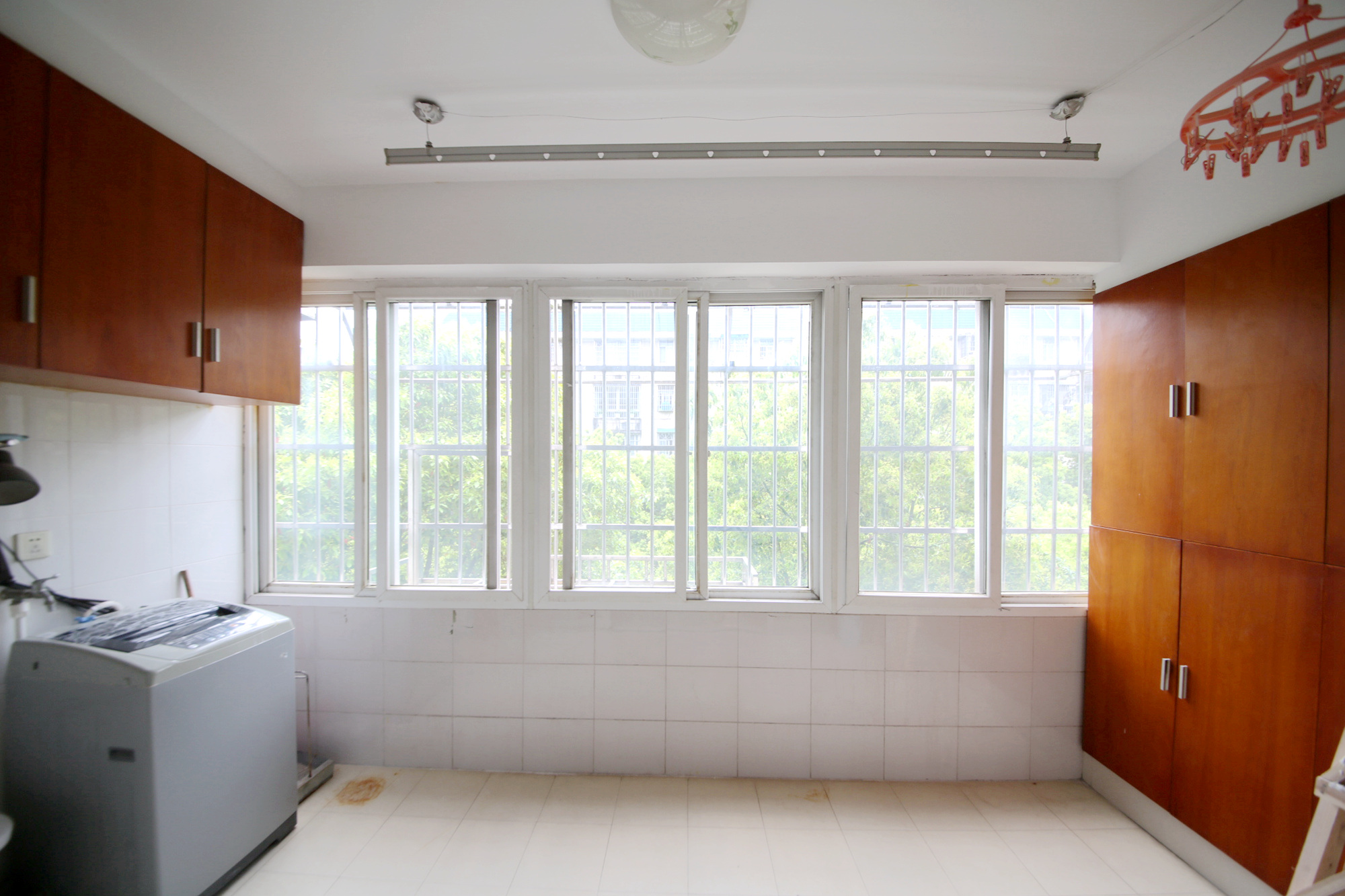 新世纪家园  3室2厅2卫    75.0万阳台