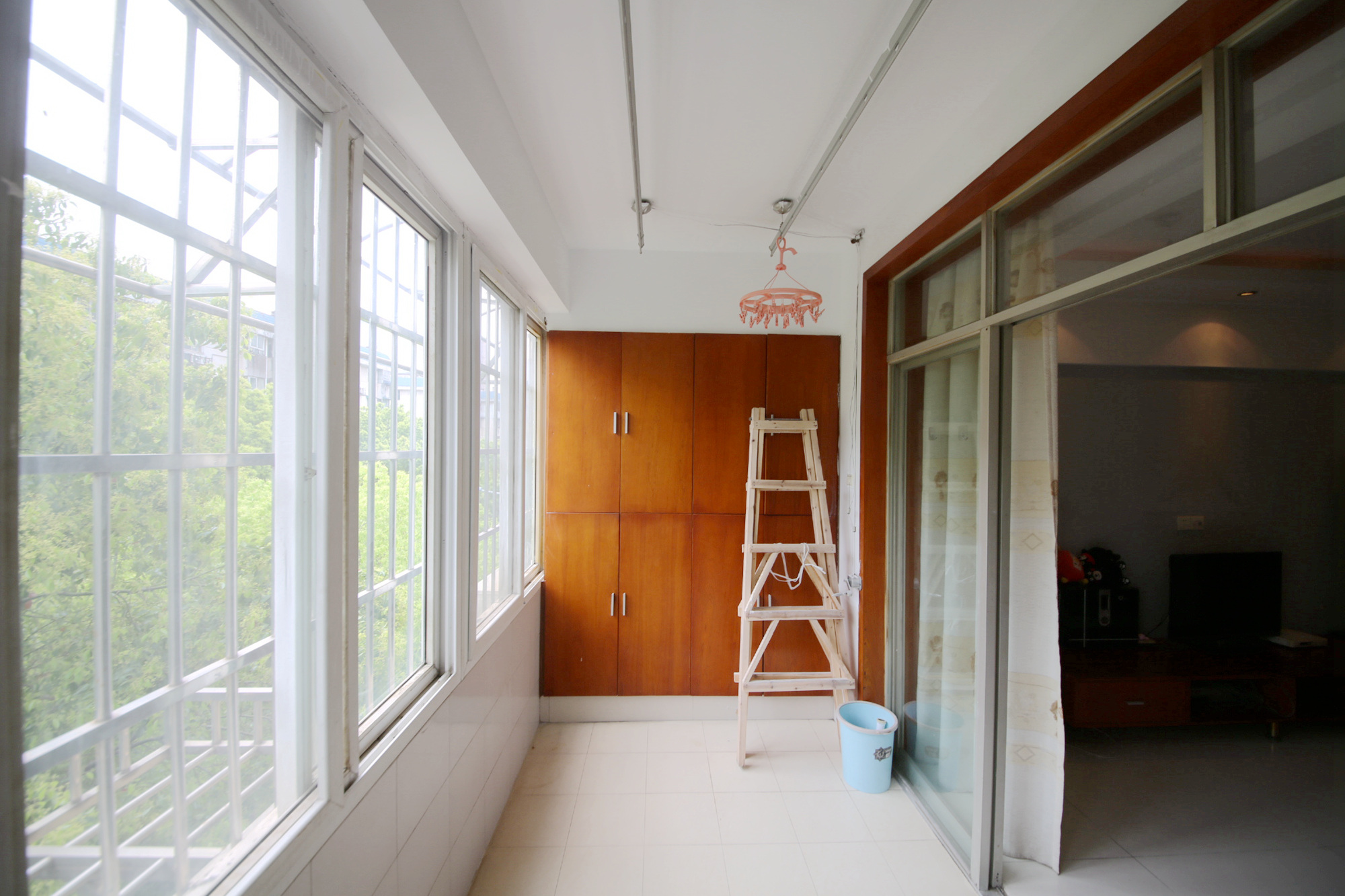 新世纪家园  3室2厅2卫    75.0万阳台