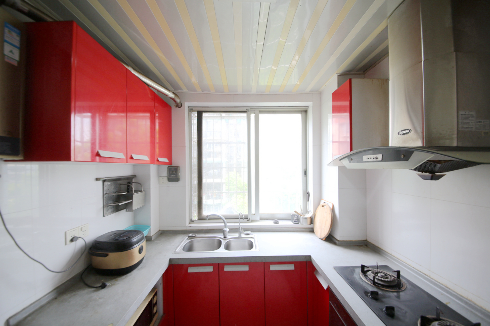 新世纪家园  3室2厅2卫    75.0万厨房