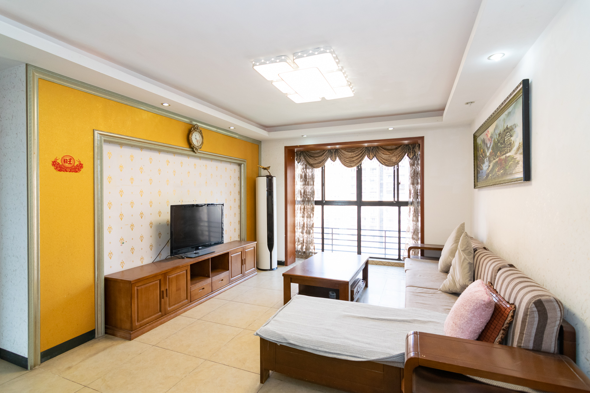 新城国际花都 3室2厅1卫 82.68万 新城国际花都 3室2厅1卫 82.68万客厅