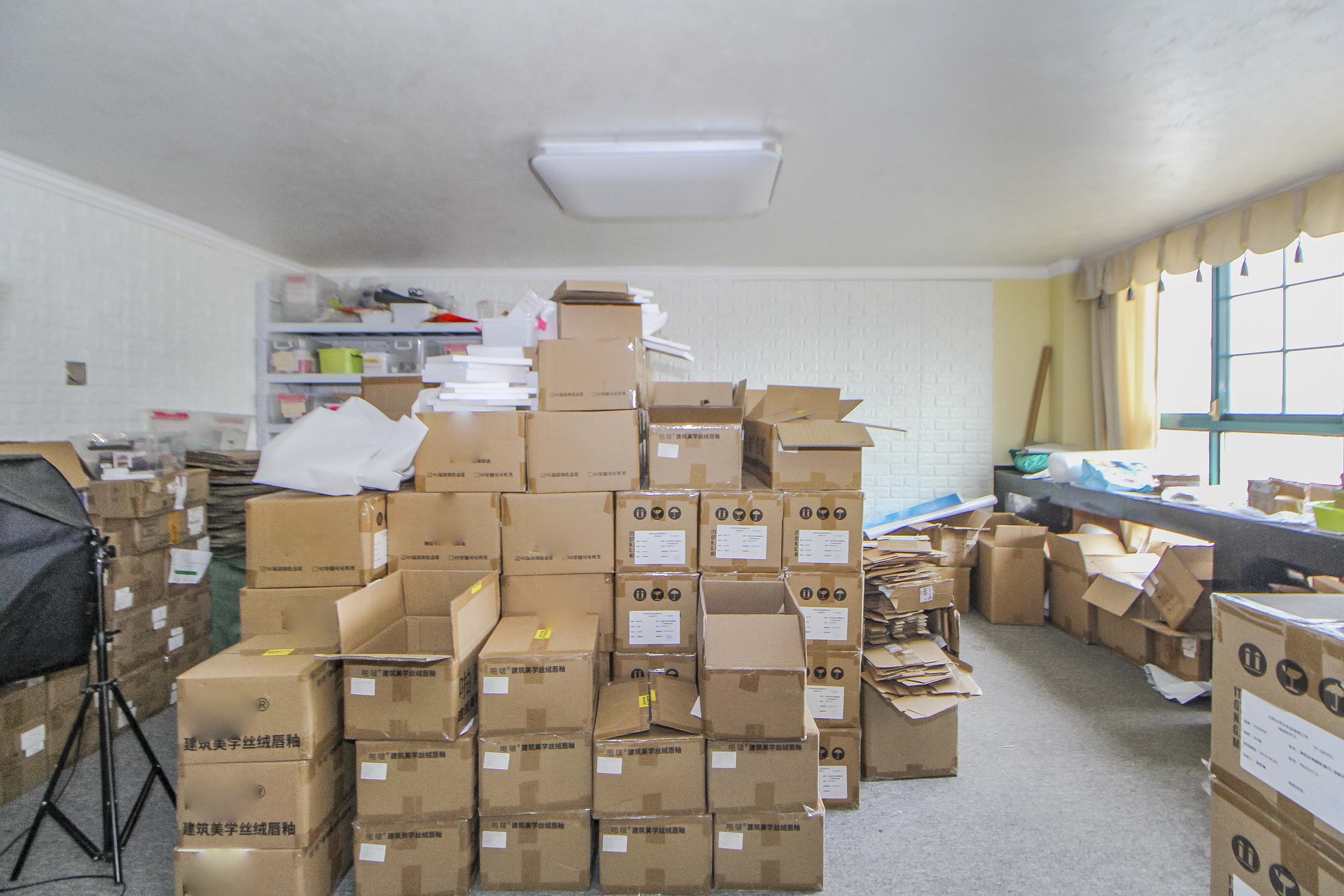 洋湖时代  1室1厅1卫   35.00万其他