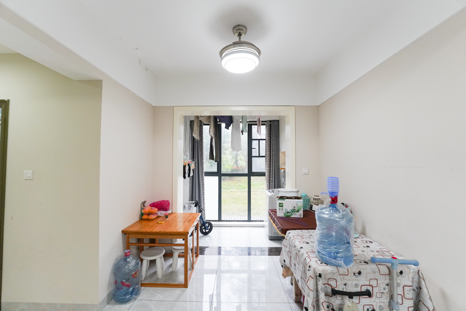 高升时代广场(冠铭商务中心)  3室2厅2卫   72.00万 高升时代广场(冠铭商务中心)  3室2厅2卫   72.00万客厅