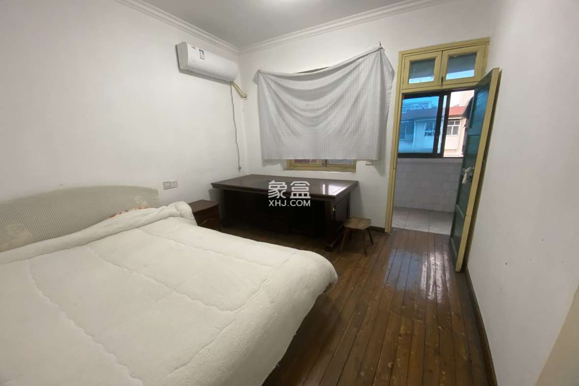 铁路小区 0室0厅0卫 19.00万 铁路小区 0室0厅0卫 19.00万室内图