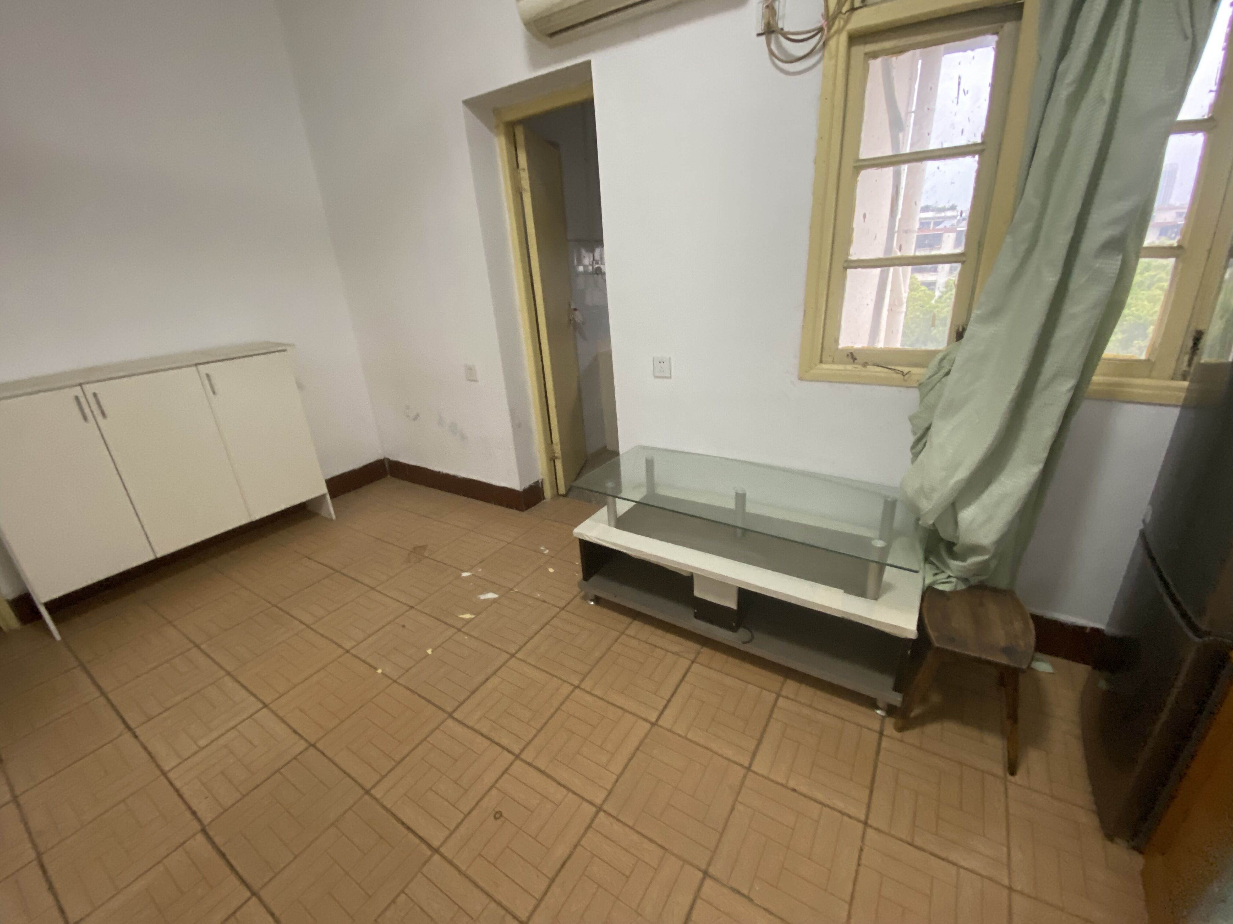 铁路小区 0室0厅0卫 19.00万 铁路小区 0室0厅0卫 19.00万室内图