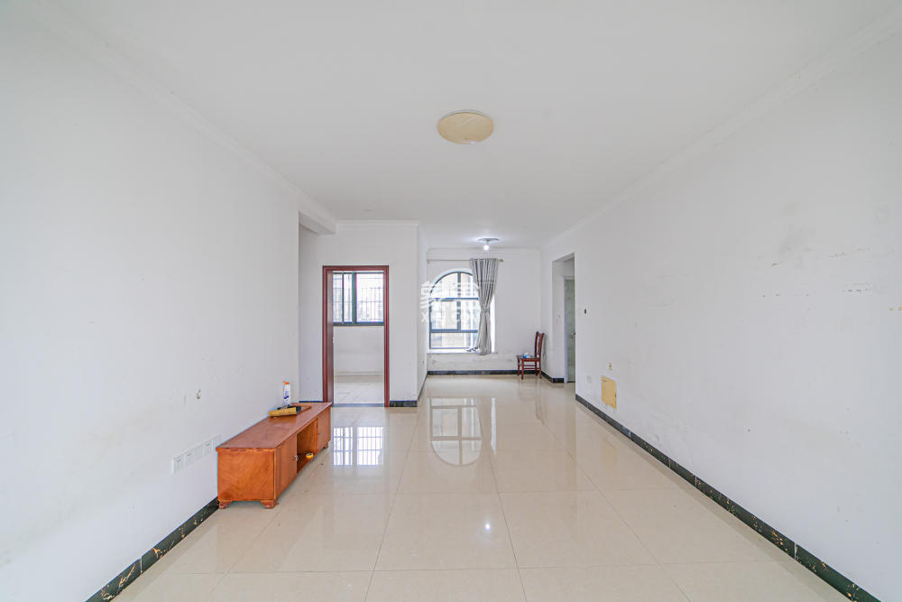 秀峰景园（领秀峰）  3室2厅2卫    65.0万