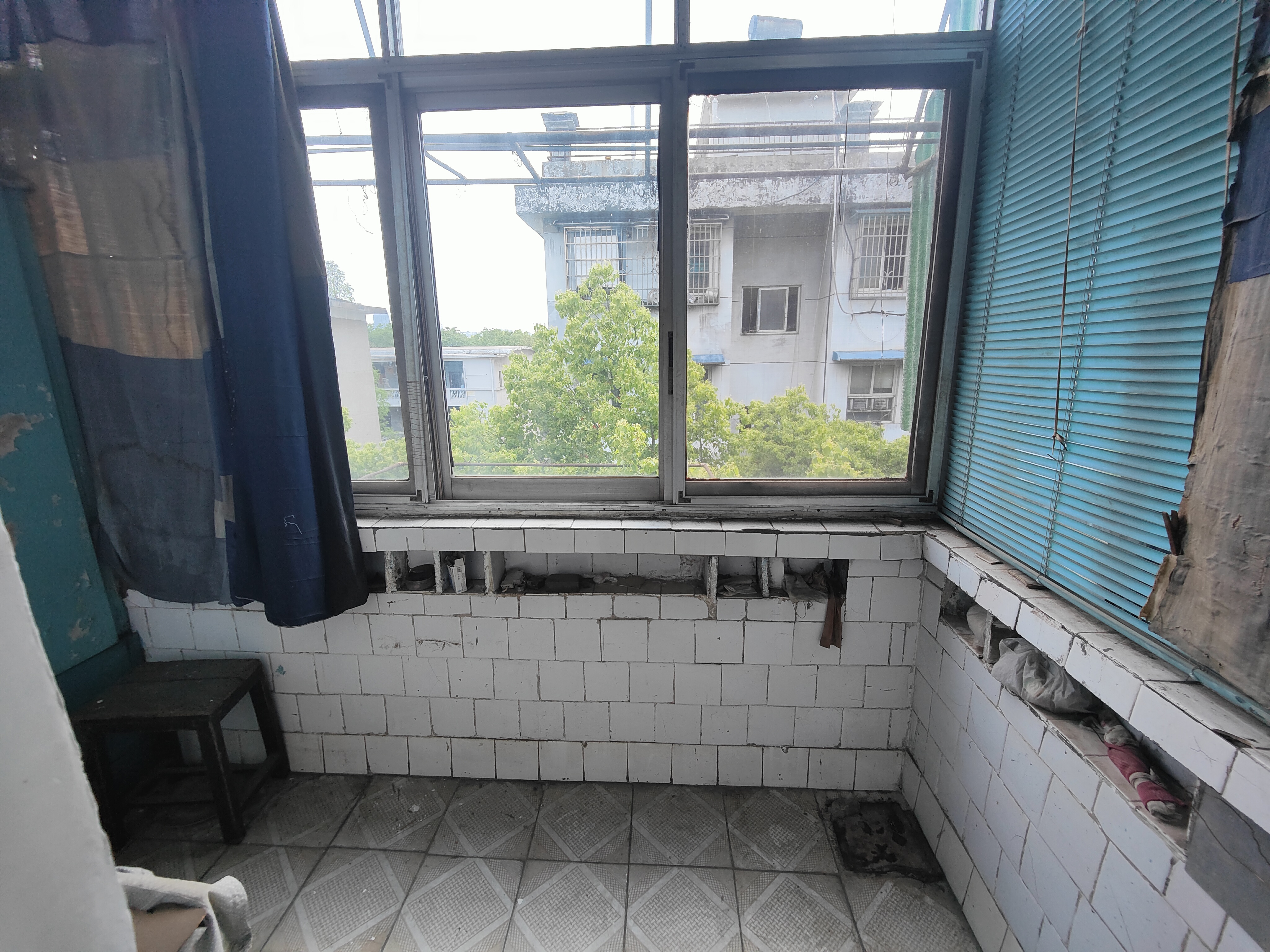 银馨家园(贺家土电厂生活区) 3室2厅1卫 26.00万 银馨家园(贺家土电厂生活区) 3室2厅1卫 26.00万室内图