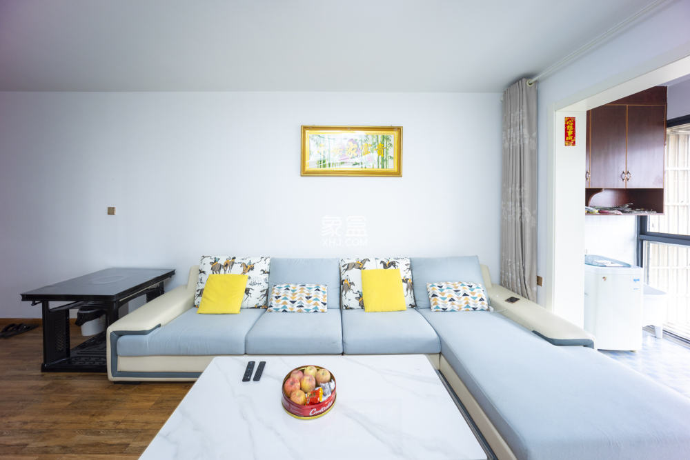 秀峰景园（领秀峰）  3室2厅1卫    66.0万