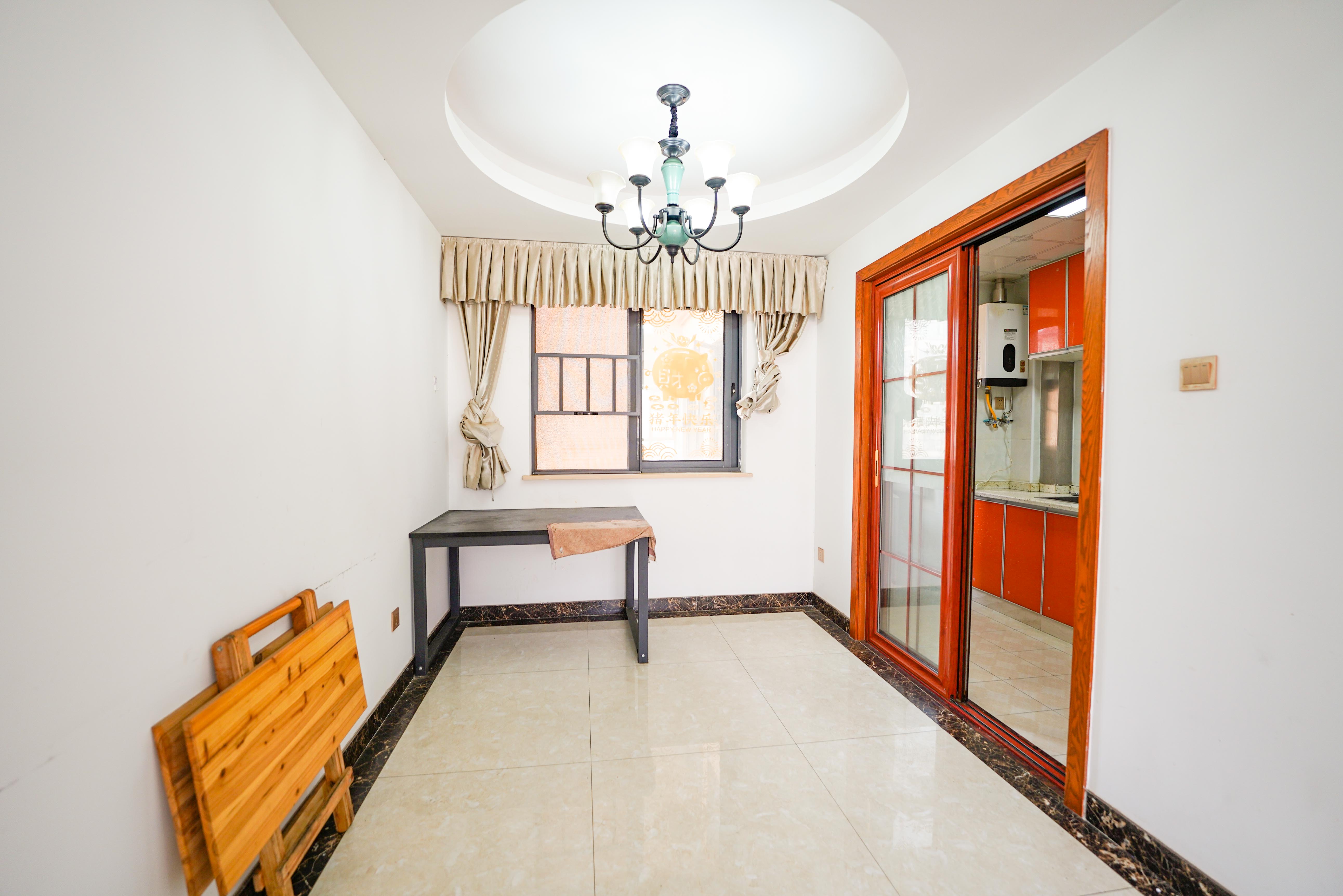 中建芙蓉嘉苑 3室2厅2卫 110.00万 中建芙蓉嘉苑 3室2厅2卫 110.00万客厅