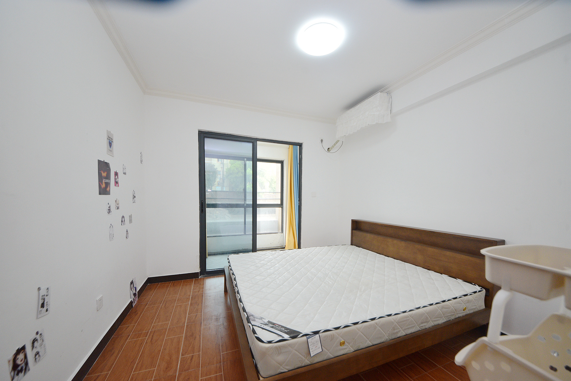 建发中央悦府  4室2厅2卫   180.00万卧室