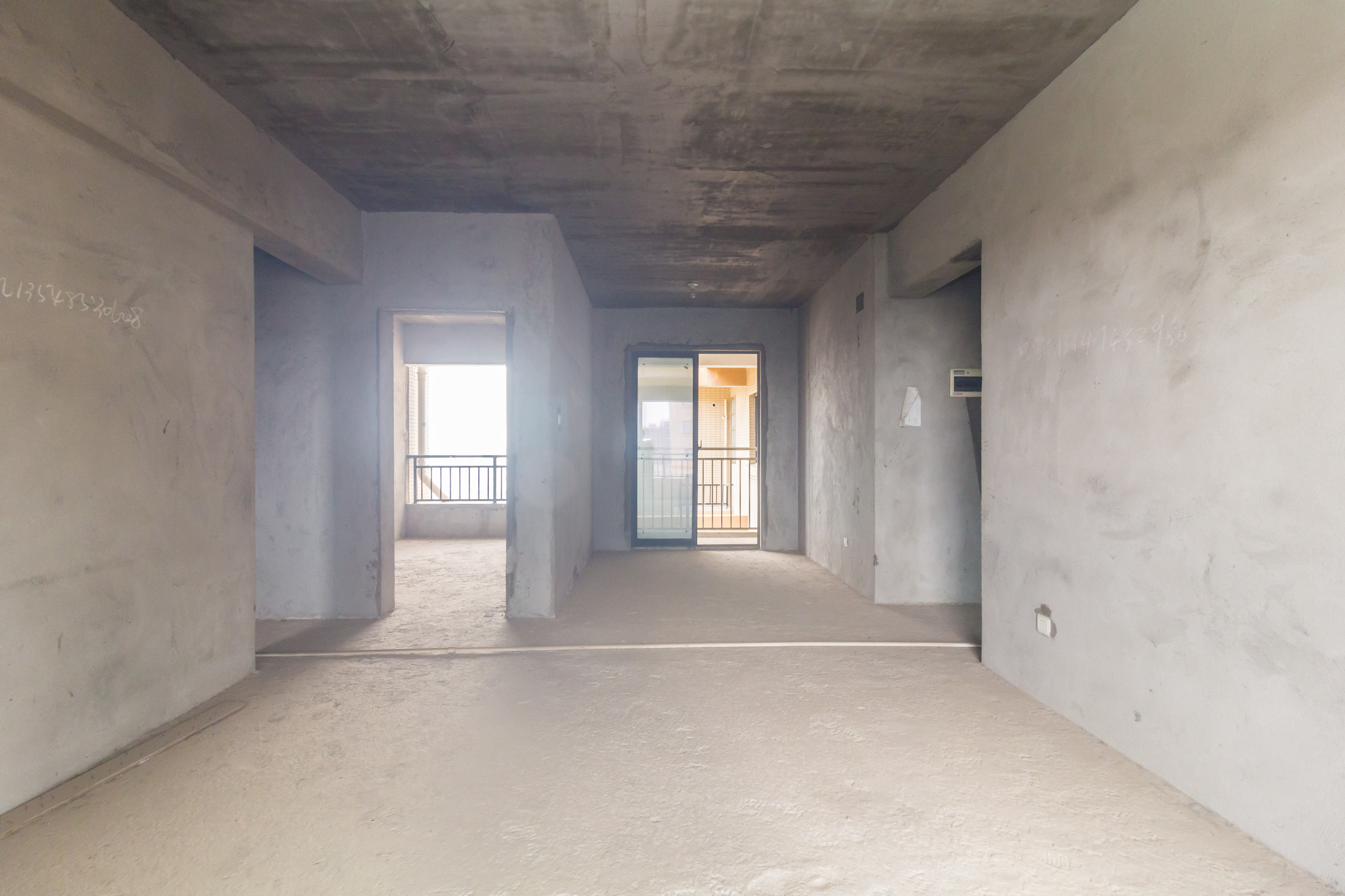 佳美紫郡 3室2厅2卫 59.80万 佳美紫郡 3室2厅2卫 59.80万客厅