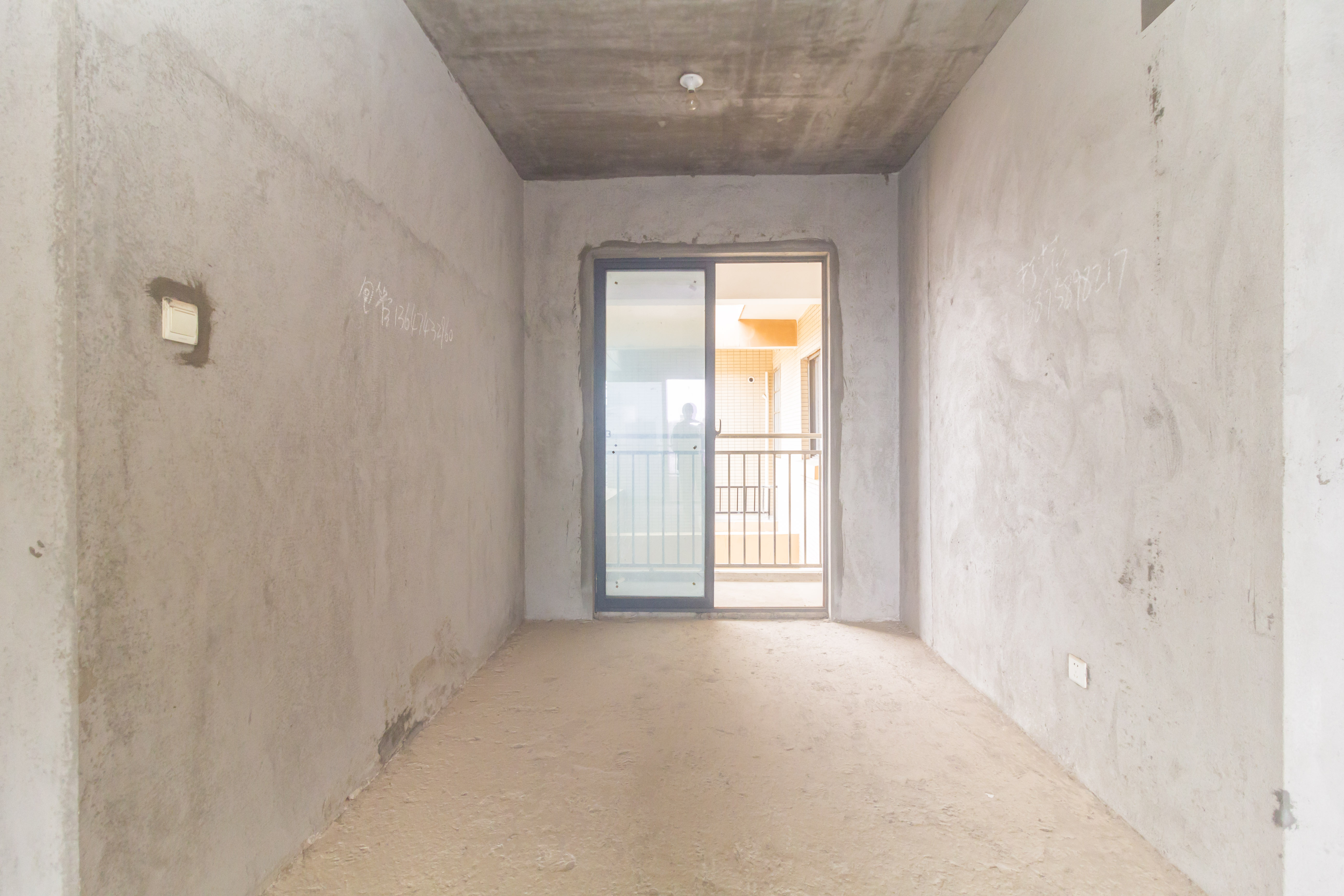 佳美紫郡 3室2厅2卫 59.80万 佳美紫郡 3室2厅2卫 59.80万客厅