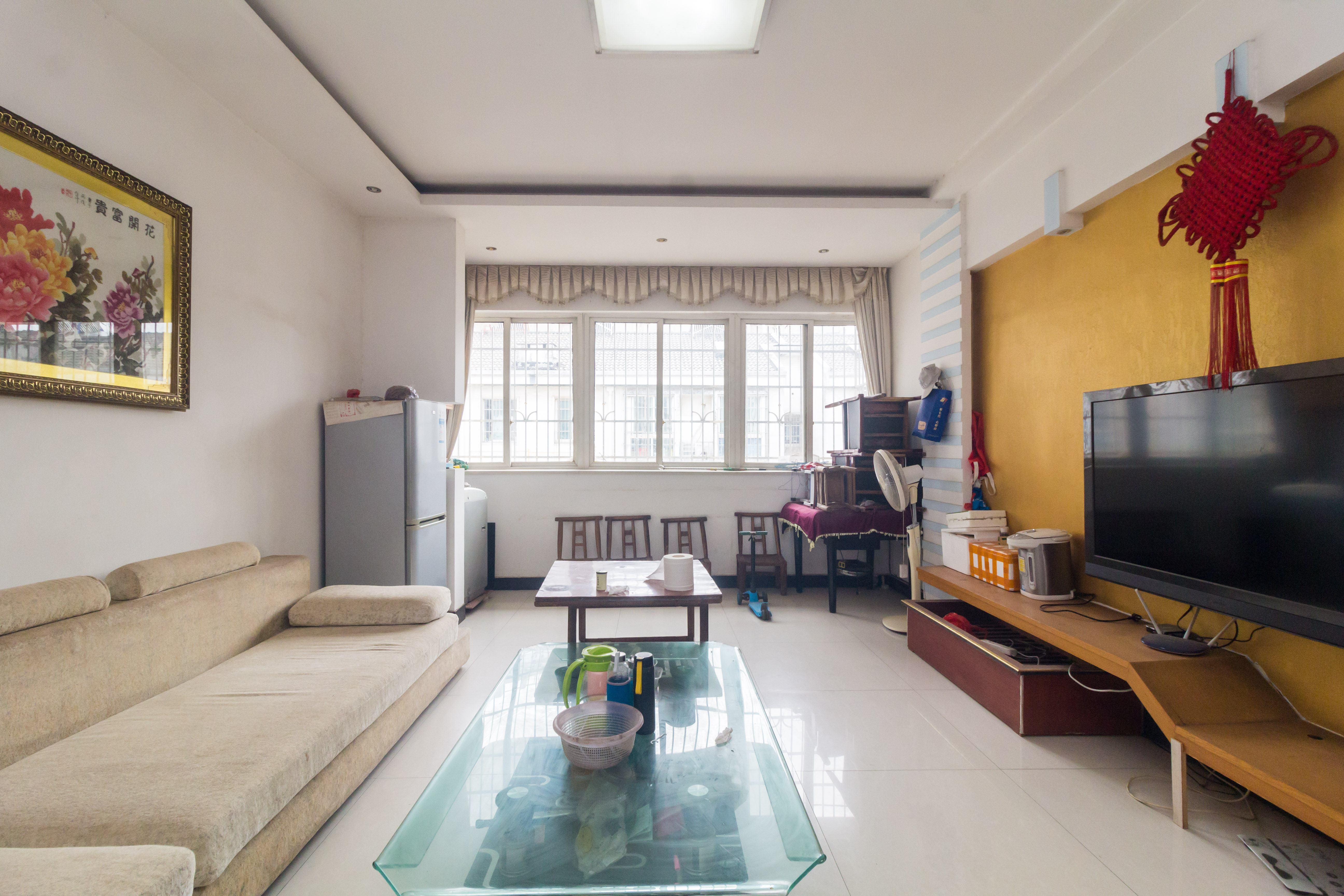 榔梨综合市场  2室2厅1卫   57.40万 榔梨综合市场  2室2厅1卫   57.40万客厅