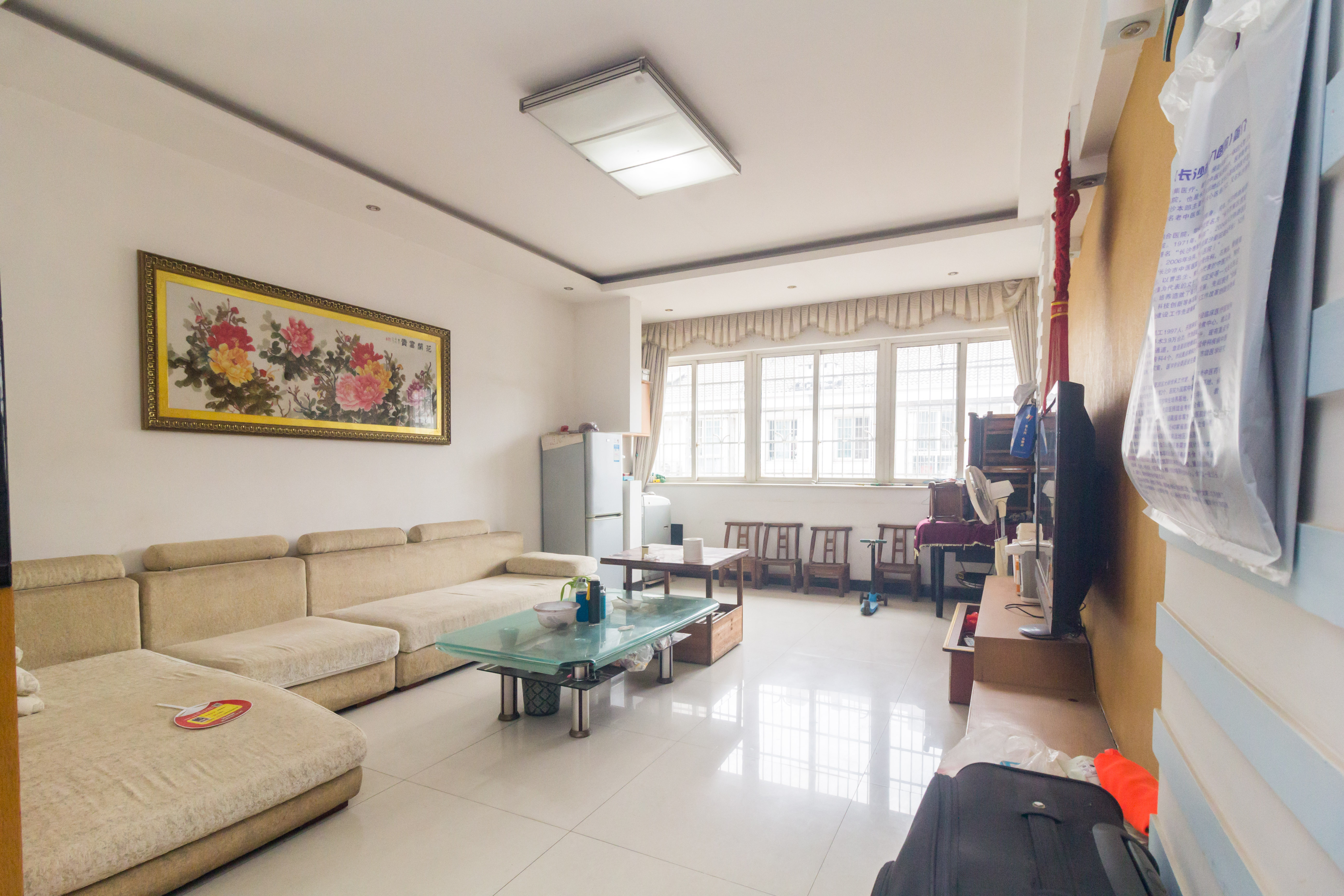 榔梨综合市场  2室2厅1卫   57.40万 榔梨综合市场  2室2厅1卫   57.40万客厅