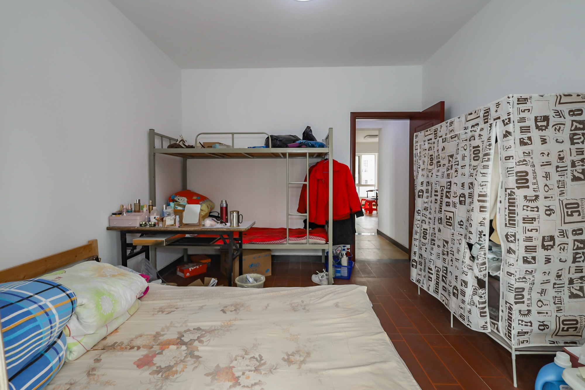 长房西郡 3室2厅2卫 76.0万 长房西郡 3室2厅2卫 76.0万卧室