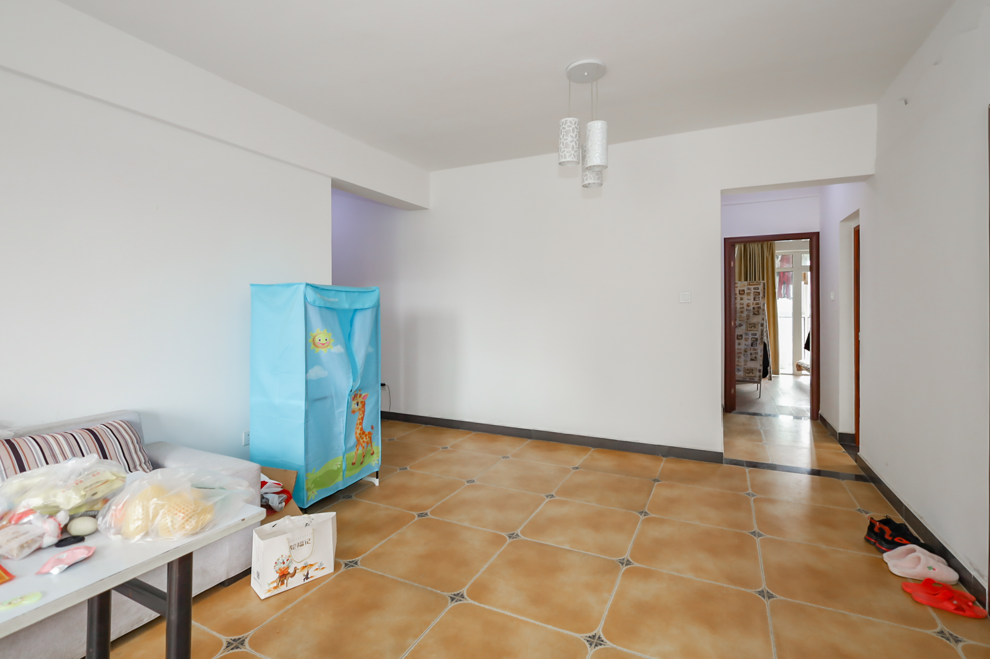 长房西郡 3室2厅2卫 76.0万 长房西郡 3室2厅2卫 76.0万客厅