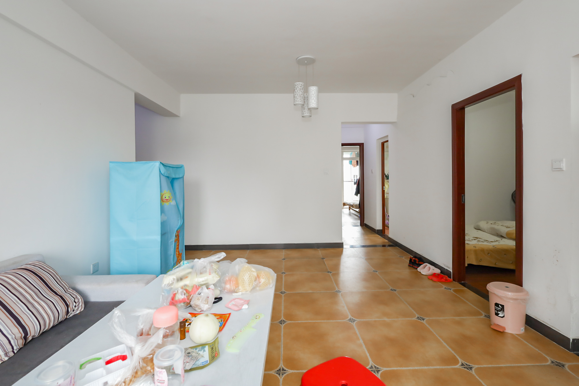 长房西郡 3室2厅2卫 76.0万 长房西郡 3室2厅2卫 76.0万客厅