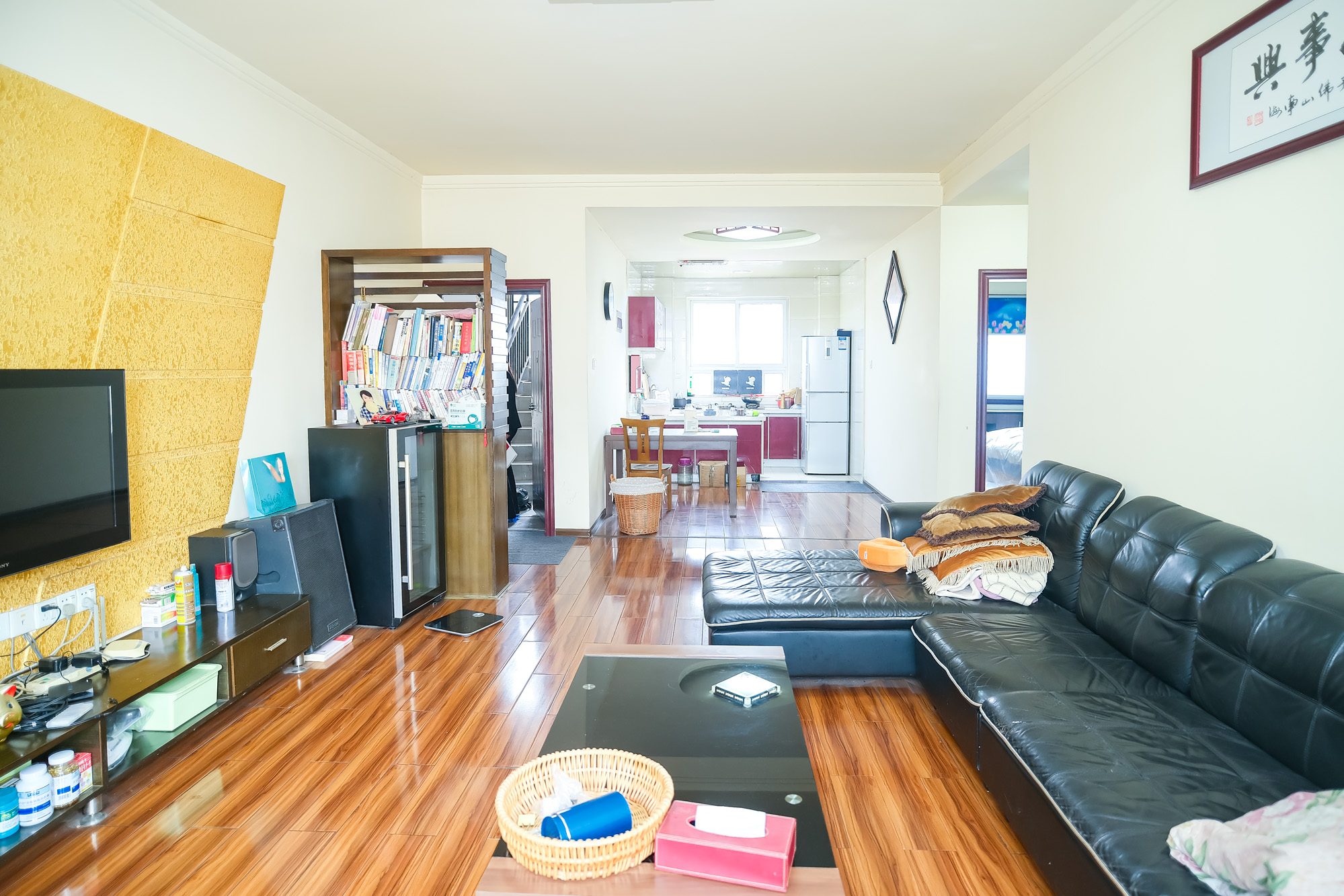 金鹰机电大市场 2室2厅1卫 48.80万 金鹰机电大市场 2室2厅1卫 48.80万客厅