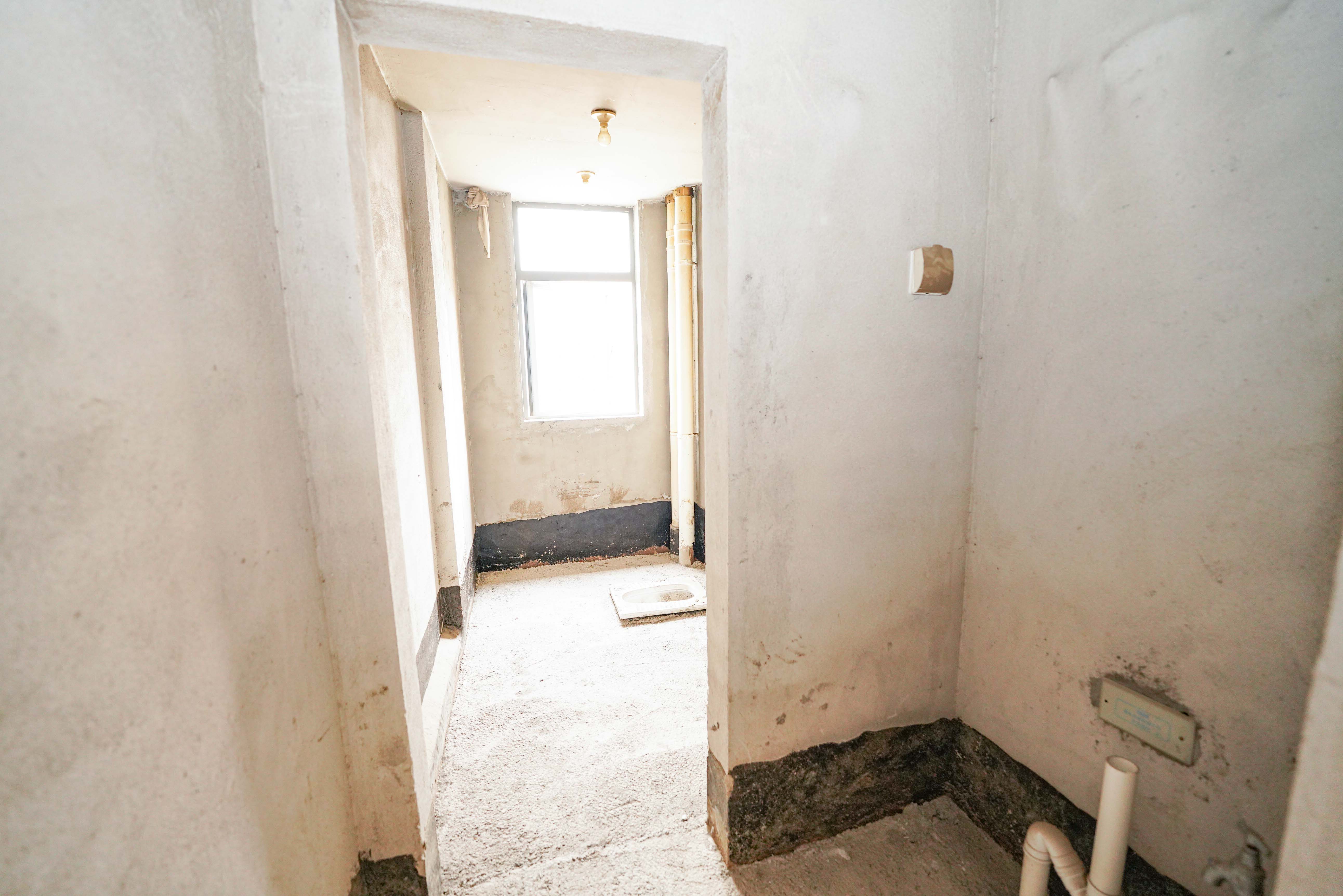 和美星城  4室2厅2卫    128.0万卫生间