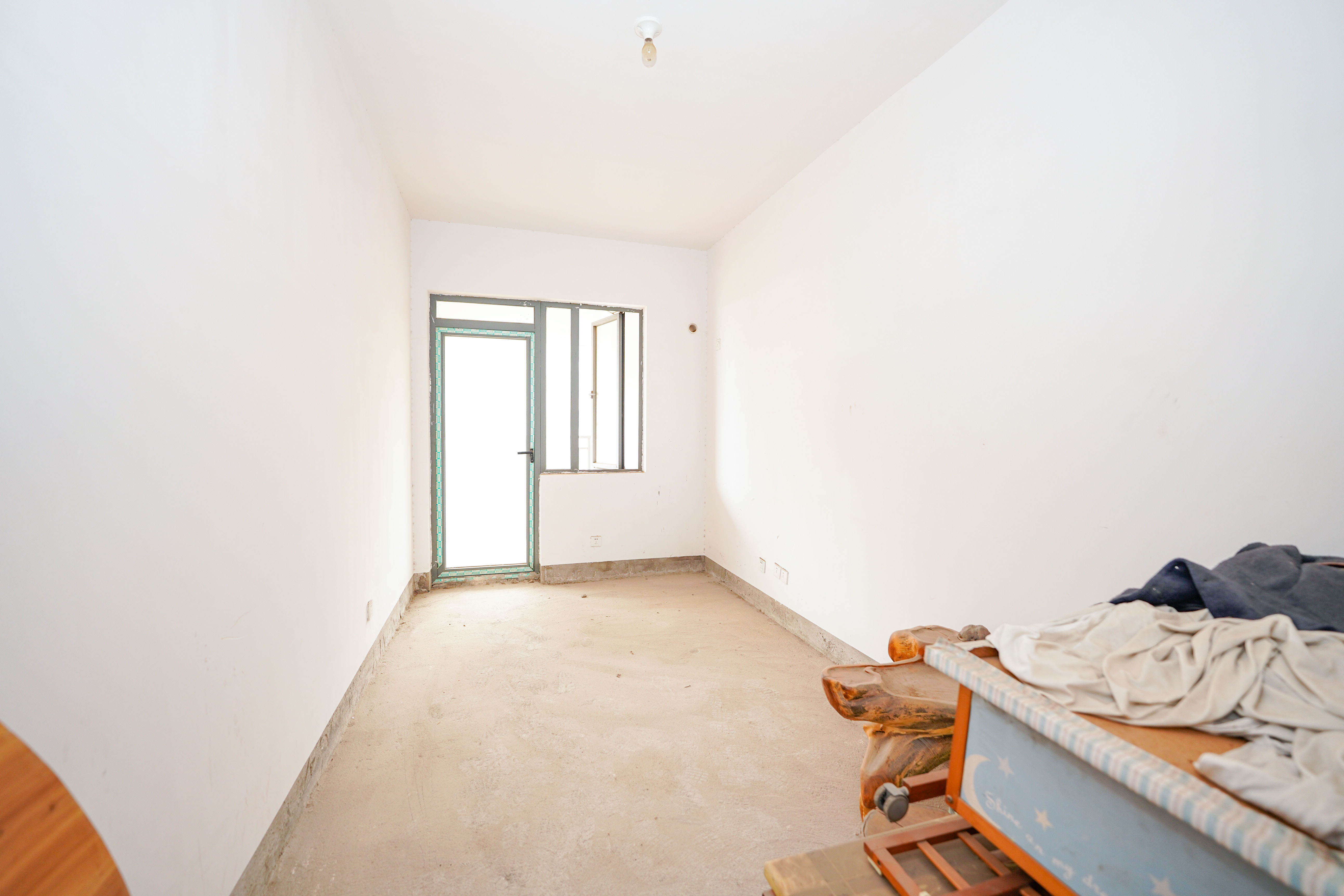 和美星城  4室2厅2卫    128.0万卧室