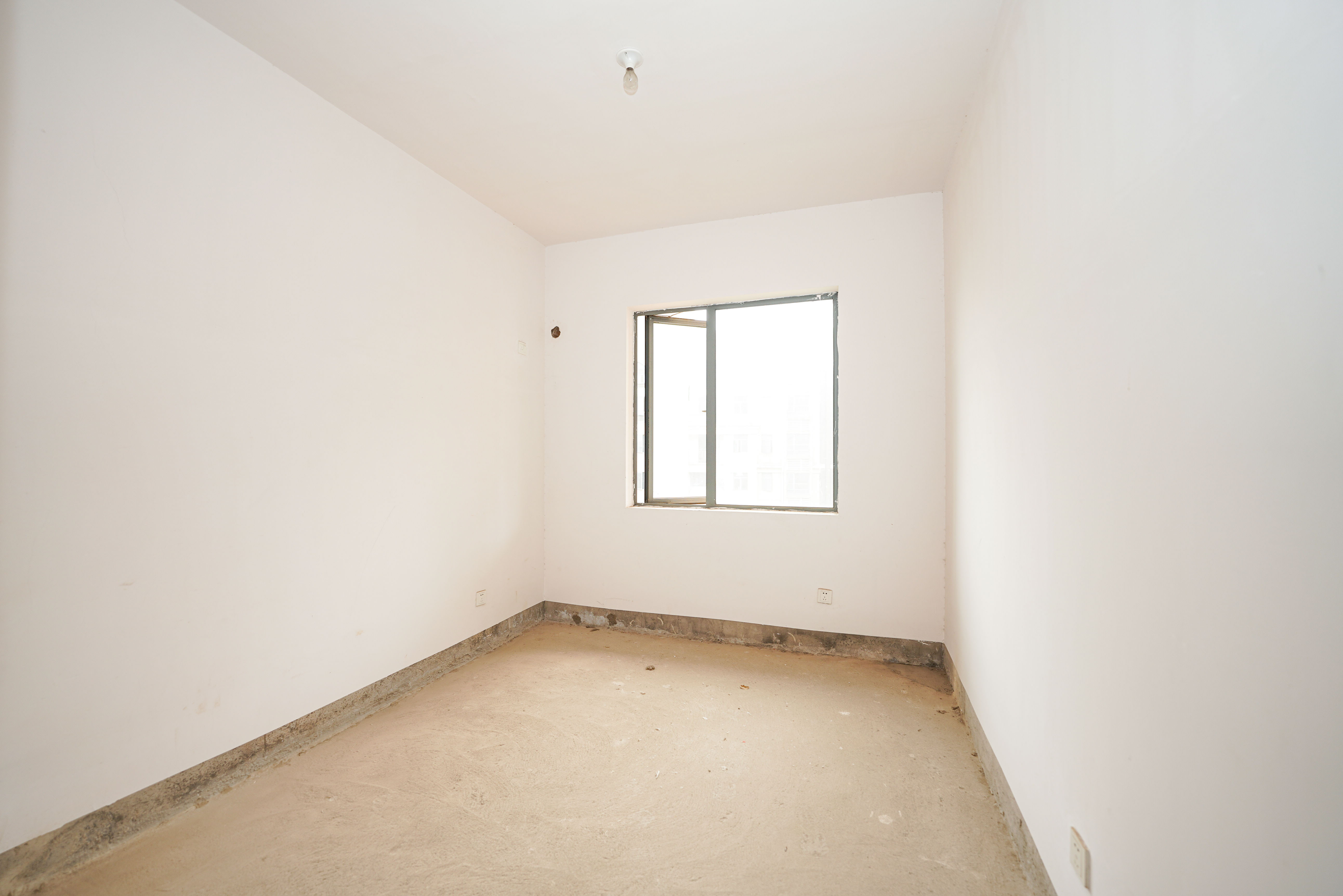 和美星城  4室2厅2卫    128.0万卧室