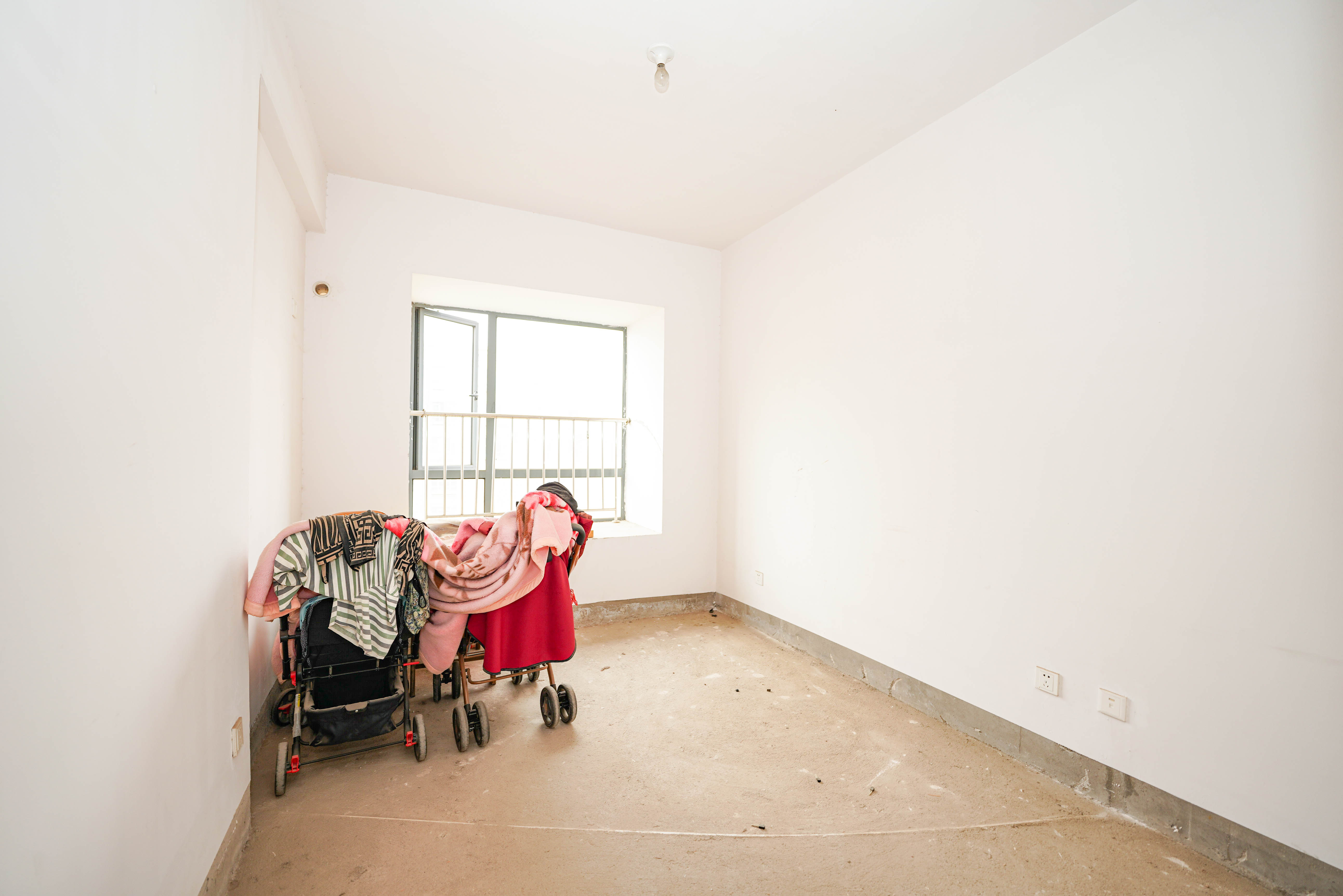 和美星城  4室2厅2卫    128.0万卧室