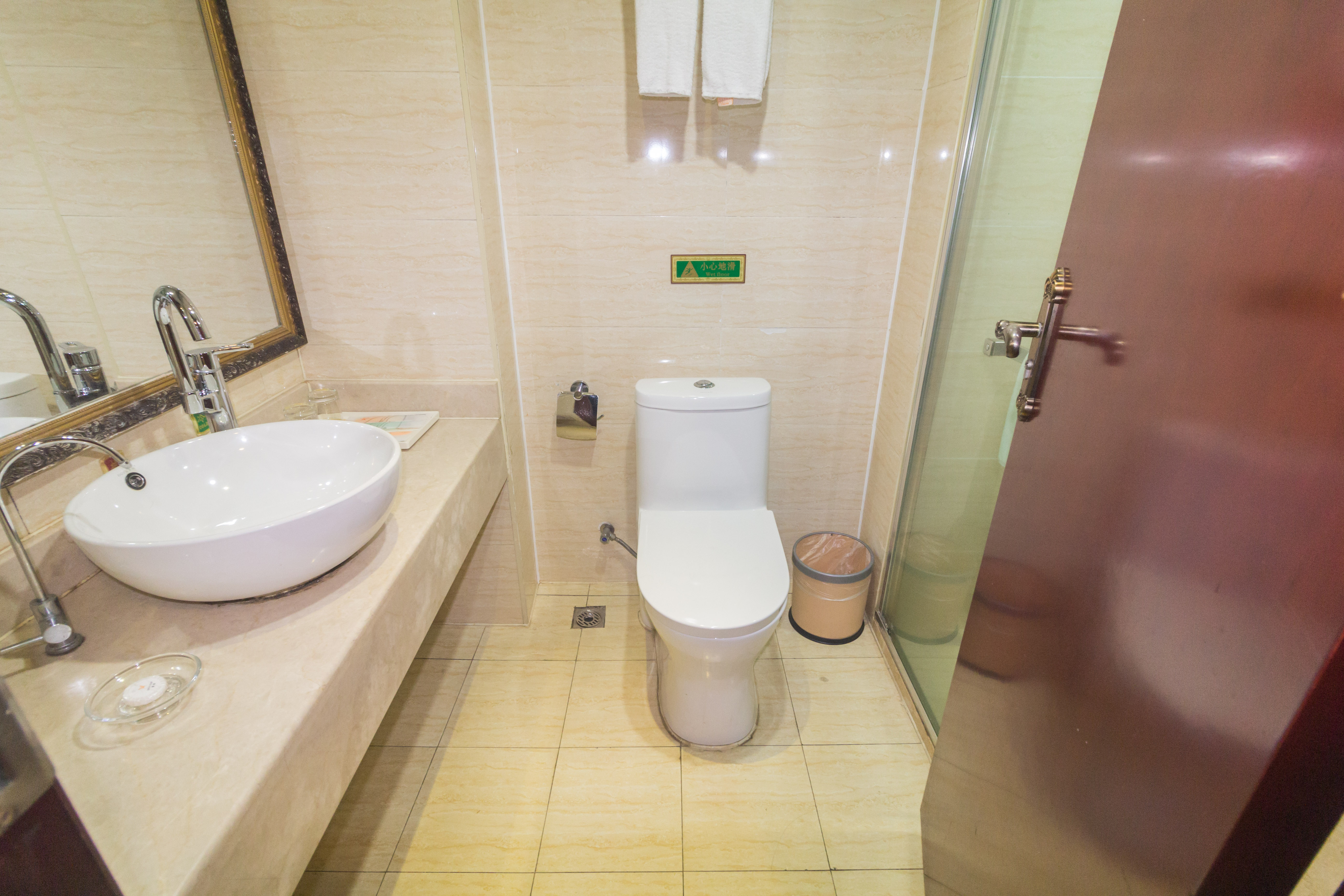 海德公园 1室1厅1卫 32.0万 海德公园 1室1厅1卫 32.0万卫生间