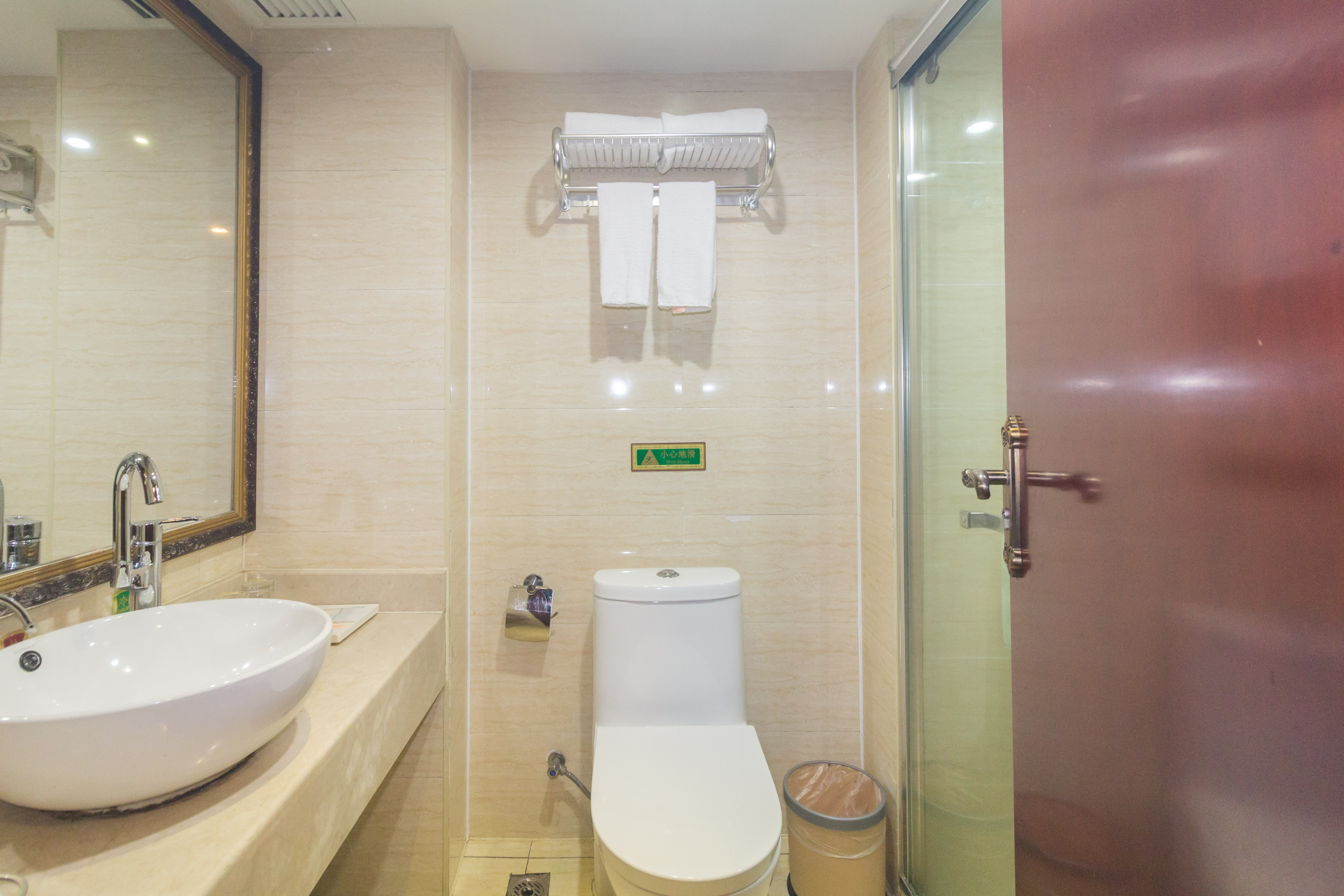 海德公园 1室1厅1卫 32.0万 海德公园 1室1厅1卫 32.0万卫生间