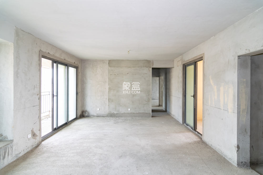 中粮自然天城  4室2厅2卫   115.00万