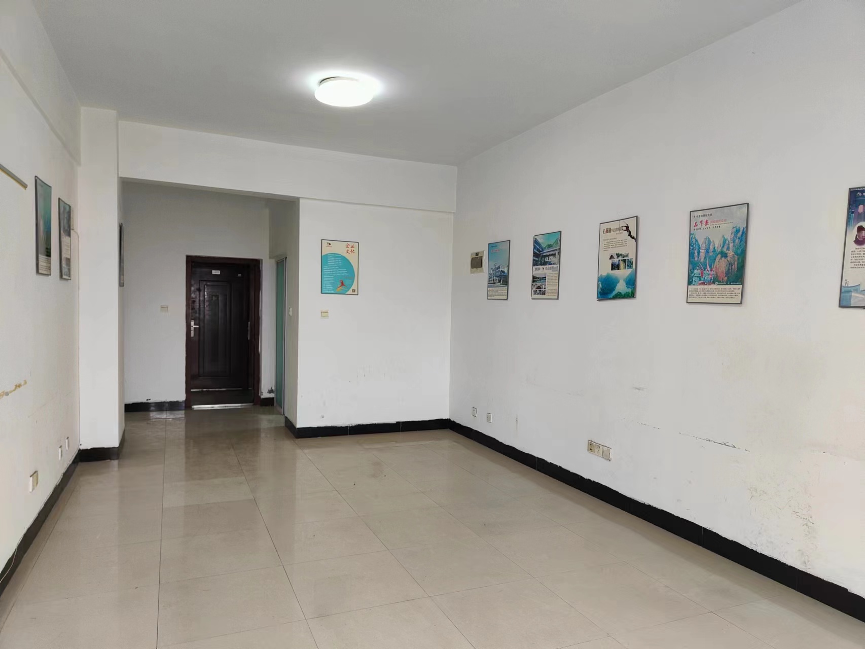 庐山春天大厦(和一宾馆)  1室1厅1卫    23.0万 庐山春天大厦(和一宾馆)  1室1厅1卫    23.0万室内图