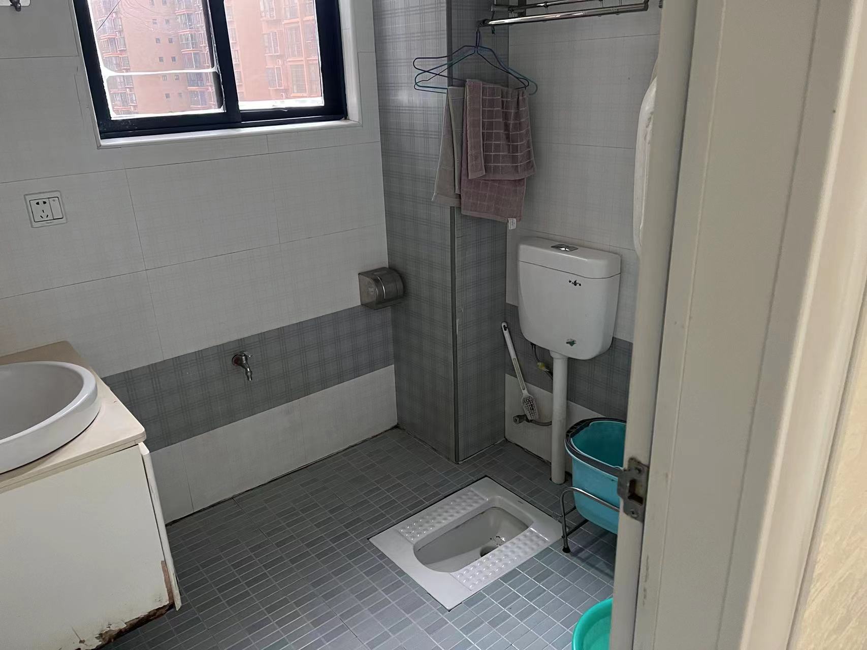 名仕华府  2室2厅1卫   1800.00元/月室内图