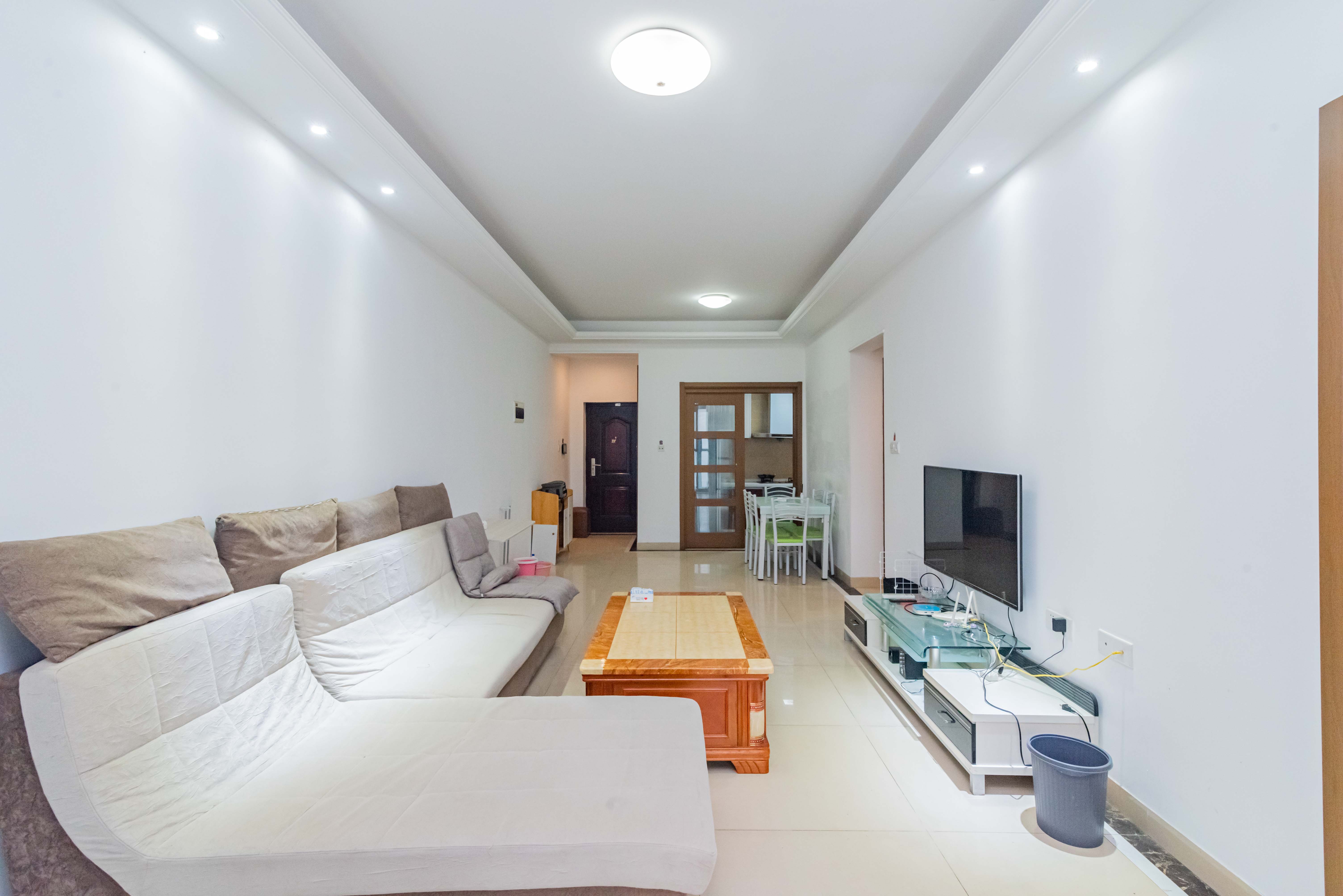 旺德府恺悦国际 3室2厅1卫 72.8万 旺德府恺悦国际 3室2厅1卫 72.8万客厅