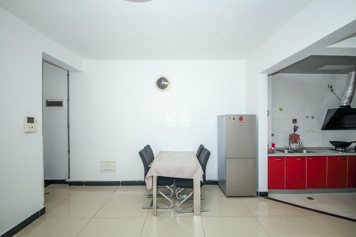 恒基凯旋门一二期 1室1厅1卫 61.80万 恒基凯旋门一二期 1室1厅1卫 61.80万客厅