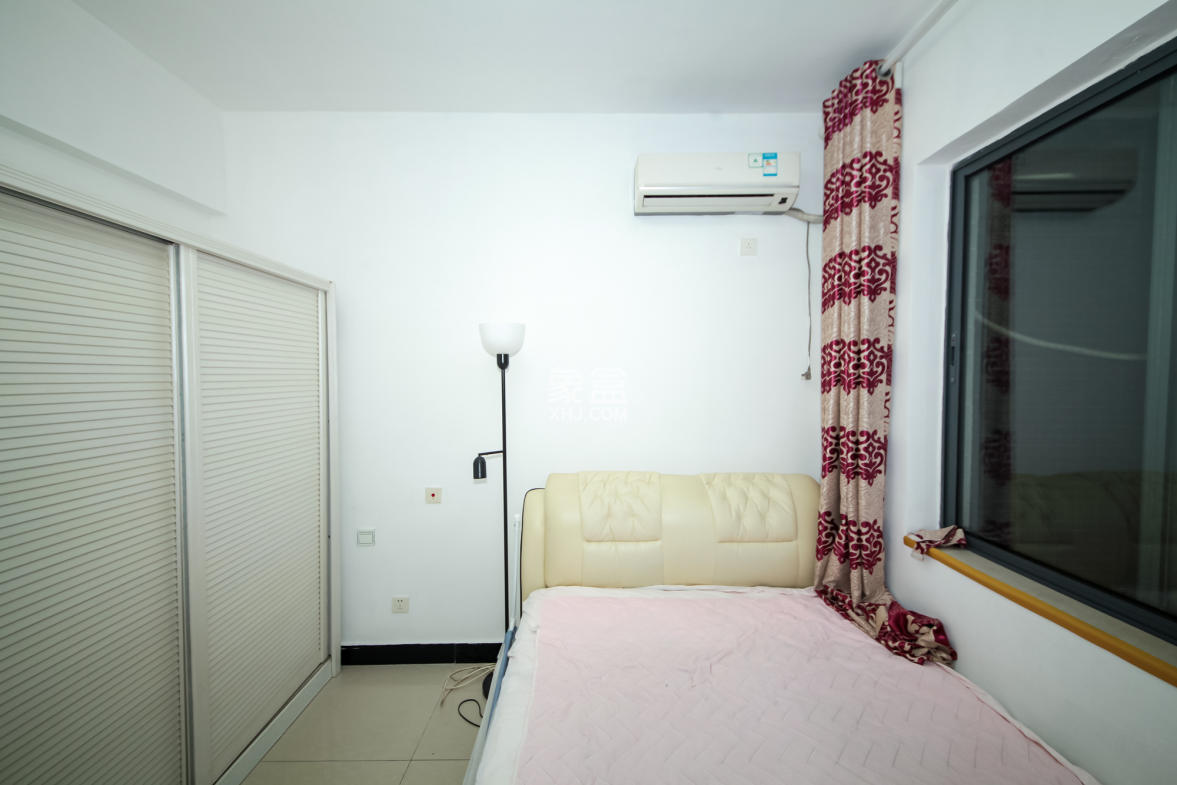 恒基凯旋门一二期 1室1厅1卫 61.80万 恒基凯旋门一二期 1室1厅1卫 61.80万卧室