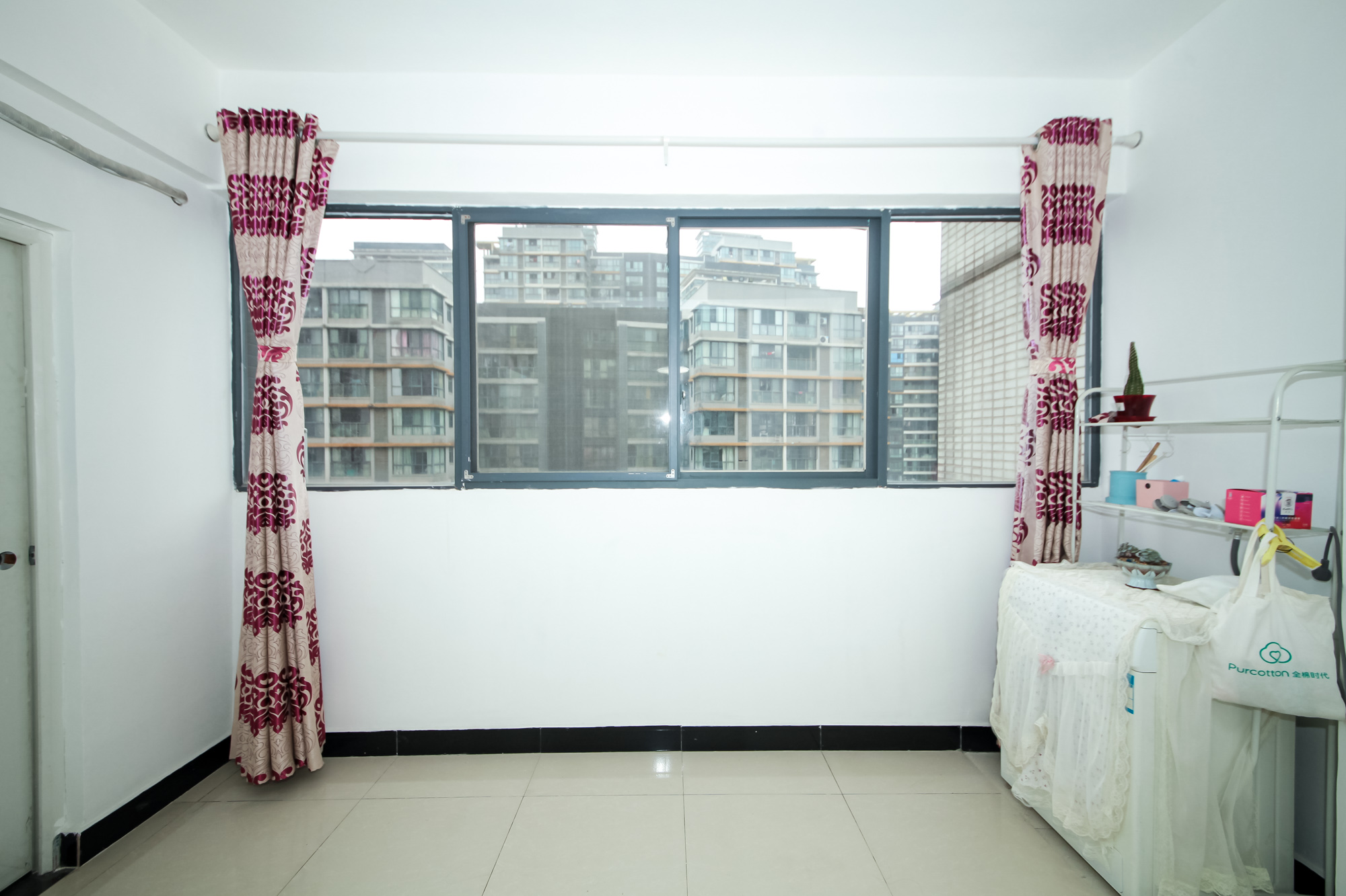 恒基凯旋门一二期 1室1厅1卫 61.80万 恒基凯旋门一二期 1室1厅1卫 61.80万阳台